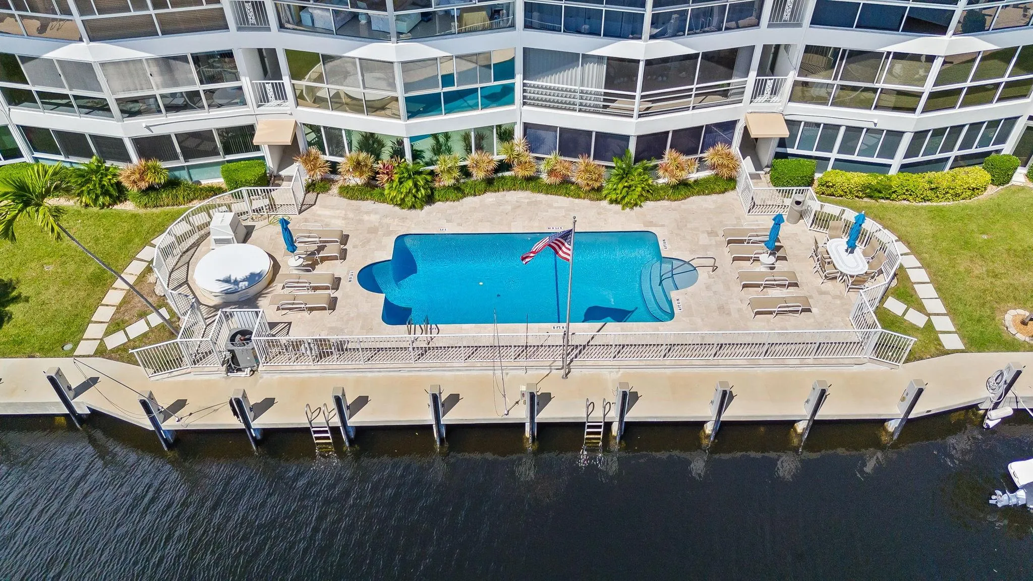 3050 NE 48th St, #309