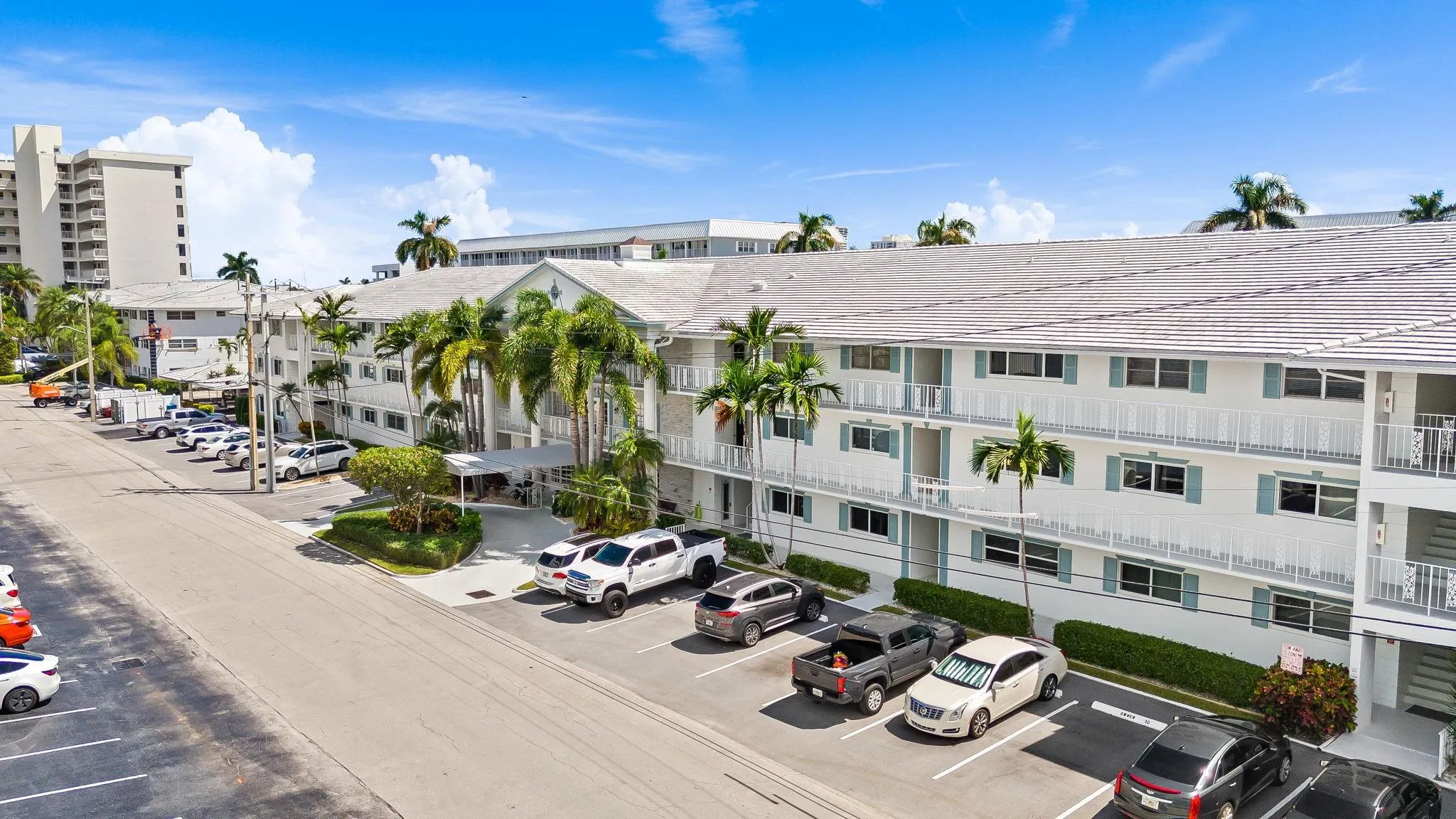3050 NE 48th St, #309