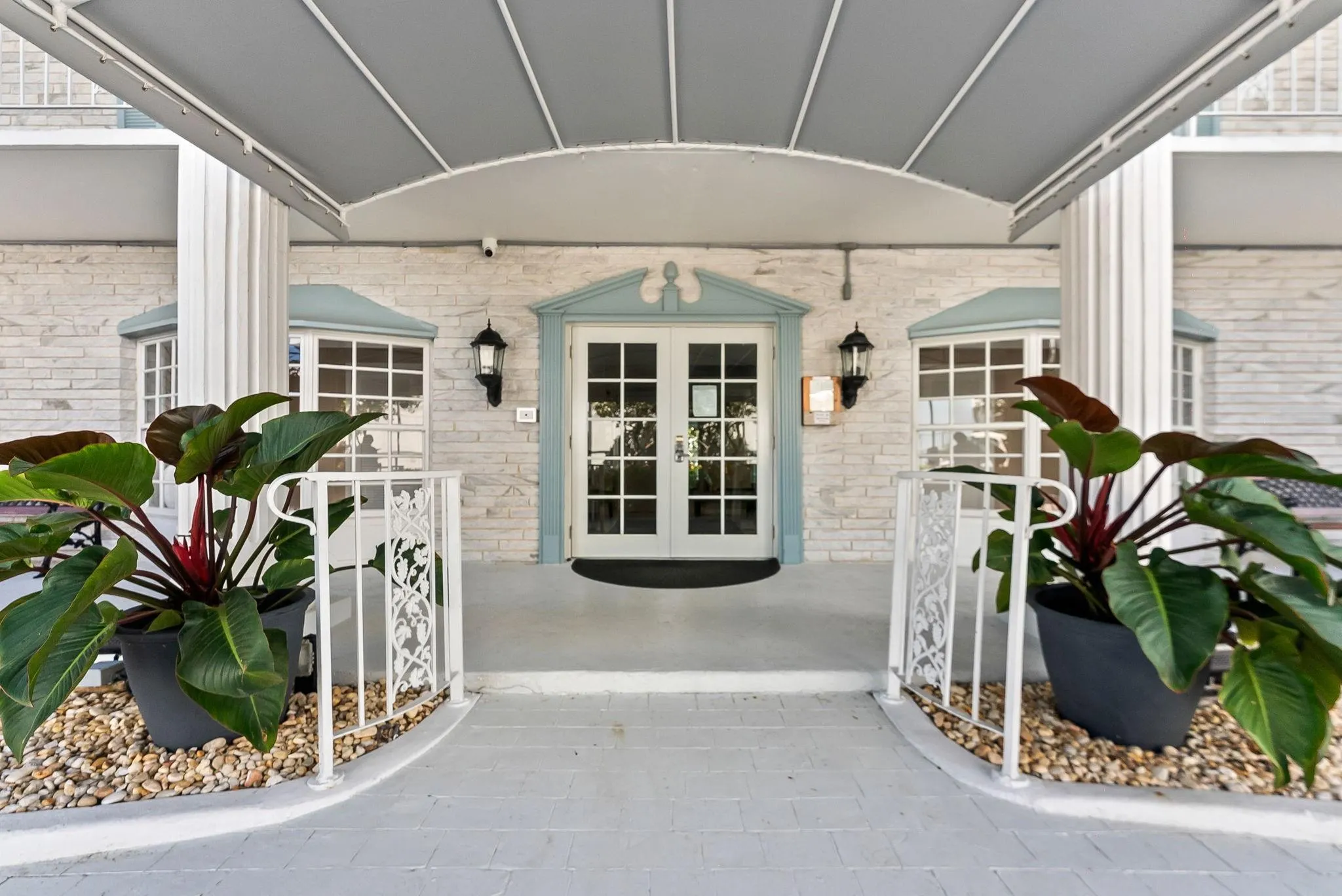 3050 NE 48th St, #309