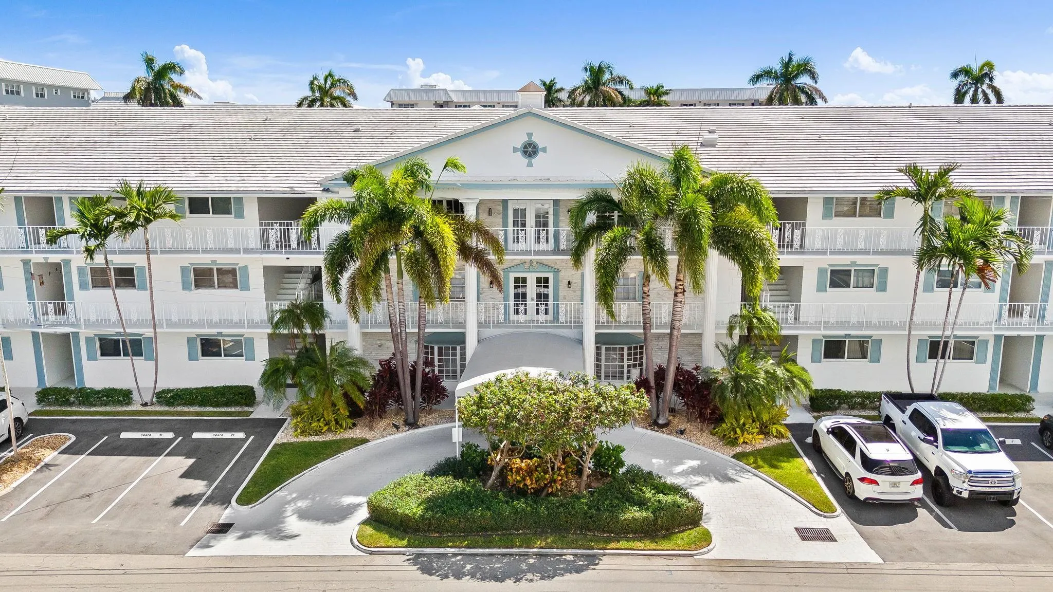 3050 NE 48th St, #309