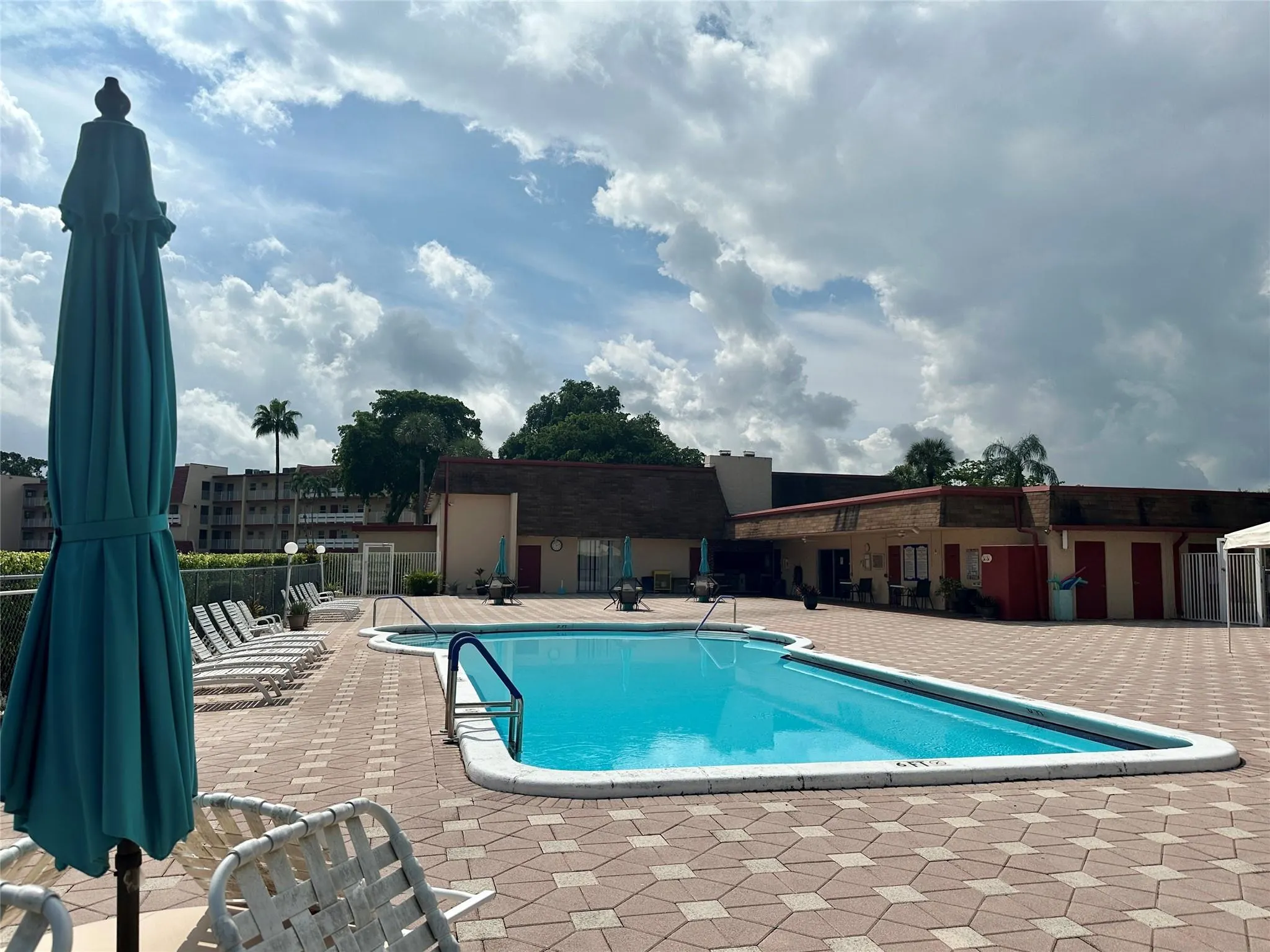 1015 Country Club Dr, #307