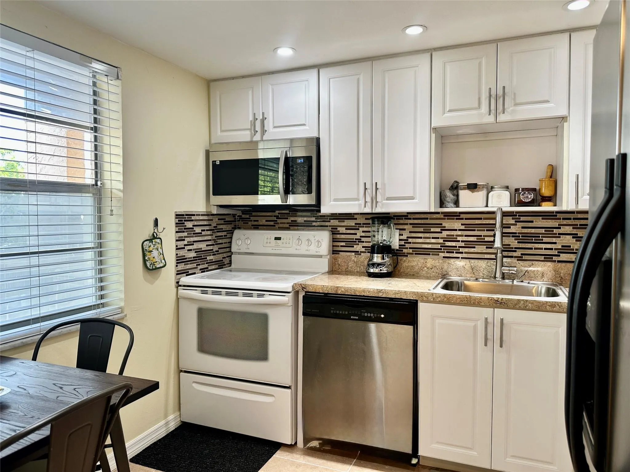 1015 Country Club Dr, #307