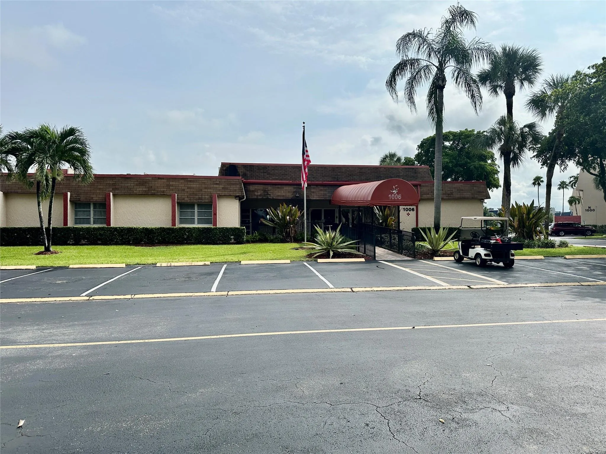 1015 Country Club Dr, #307