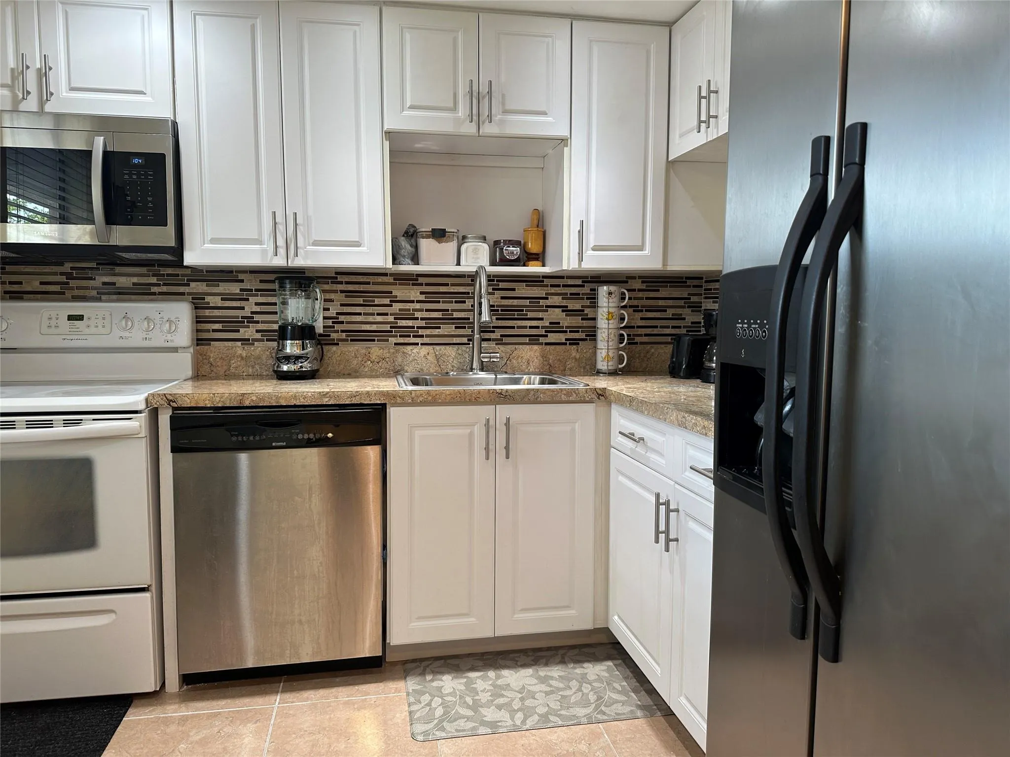 1015 Country Club Dr, #307