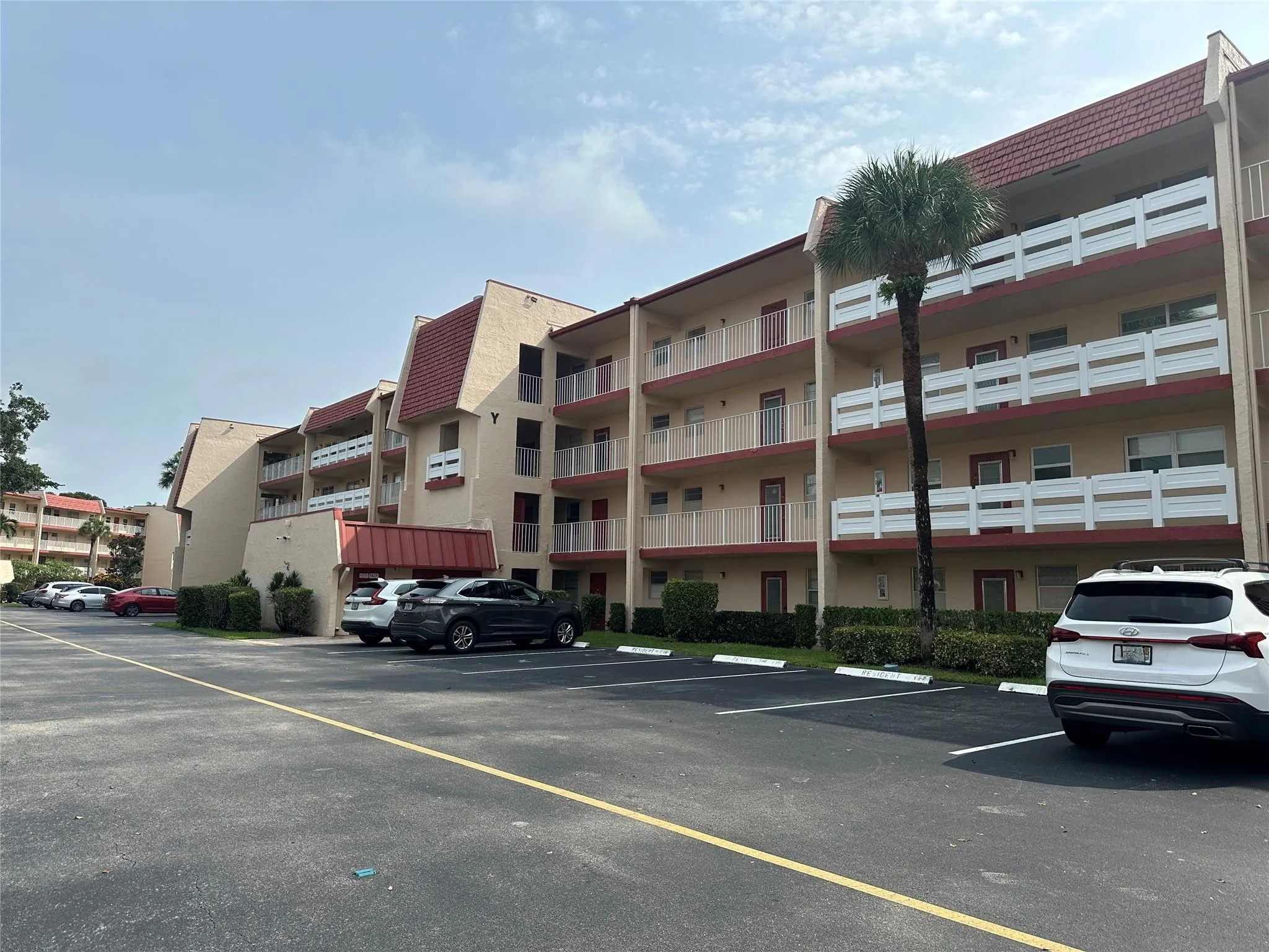 1015 Country Club Dr, #307