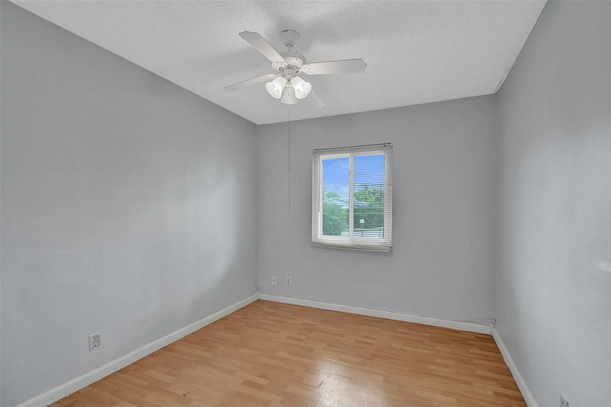 521 SW 83rd Ave
