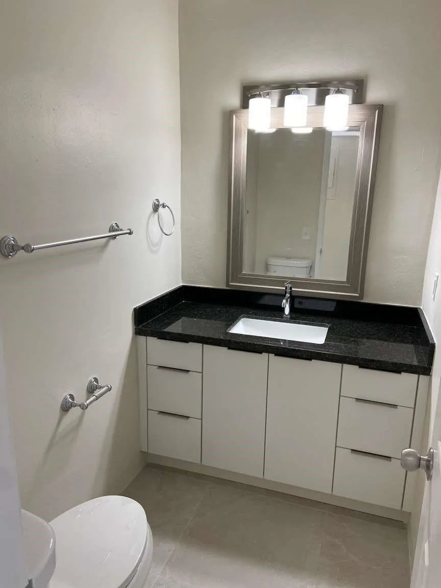 6540 NE 18th Ave, #305
