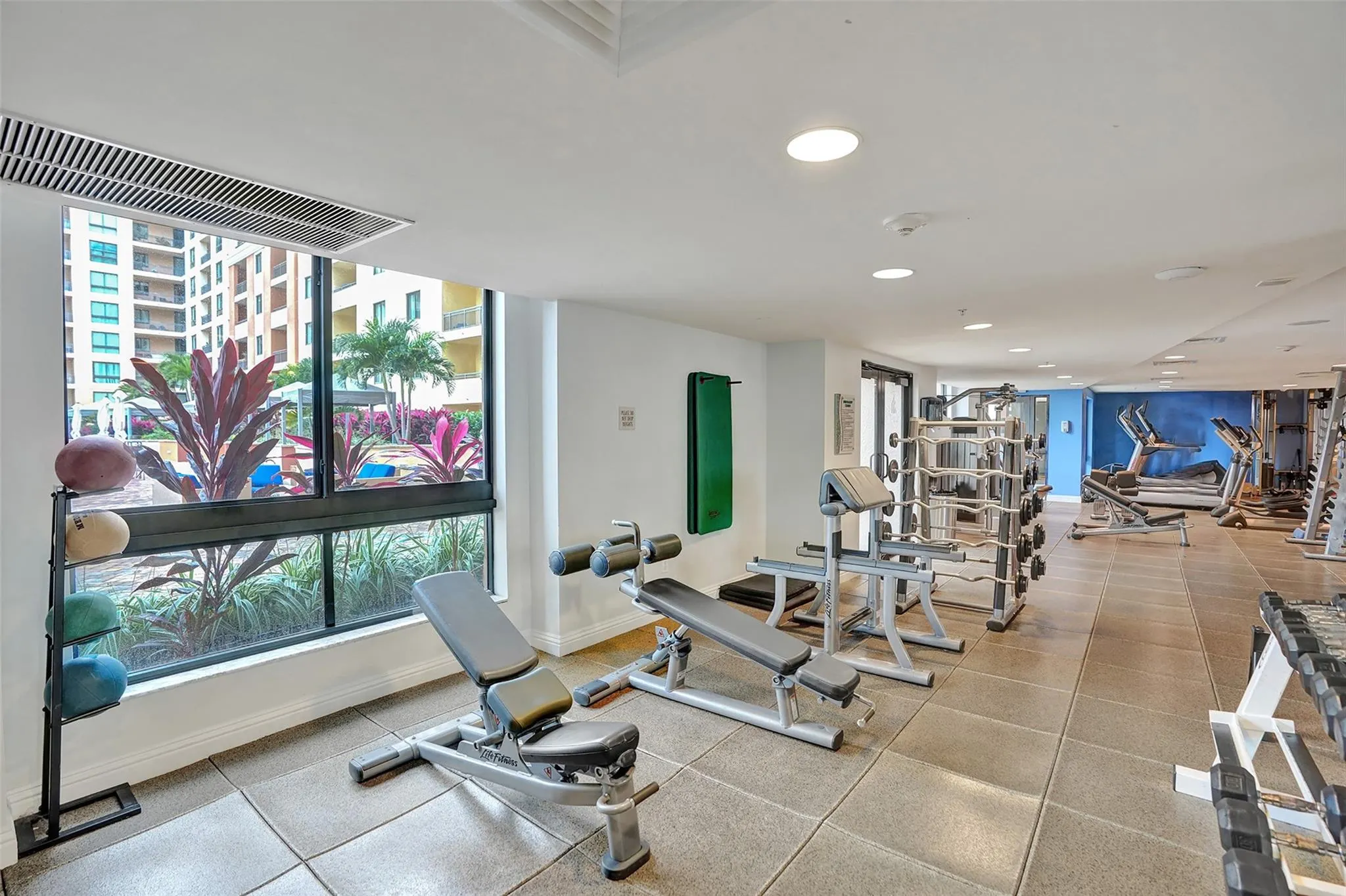 100 N Federal Hwy, #628