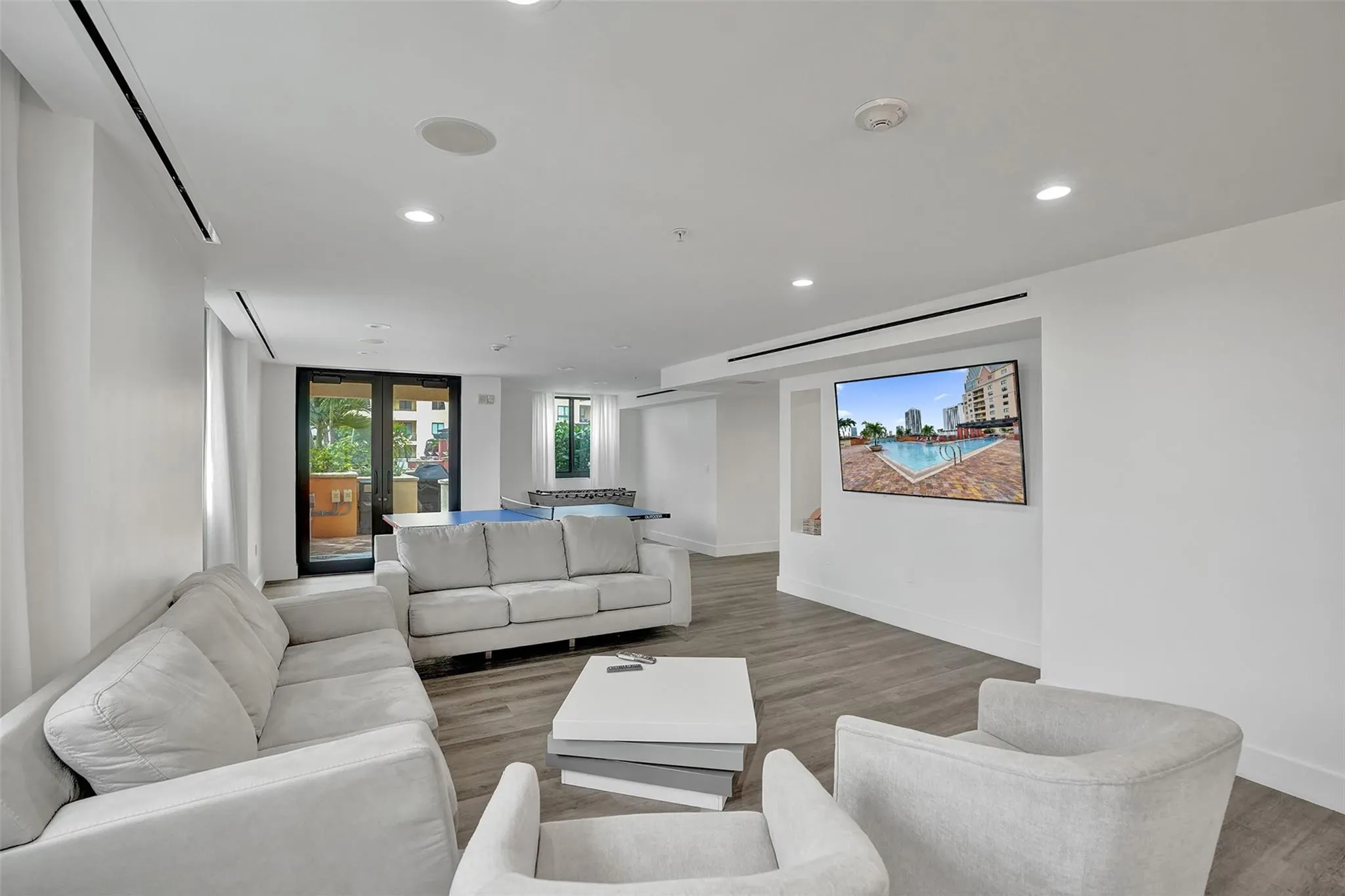 100 N Federal Hwy, #628