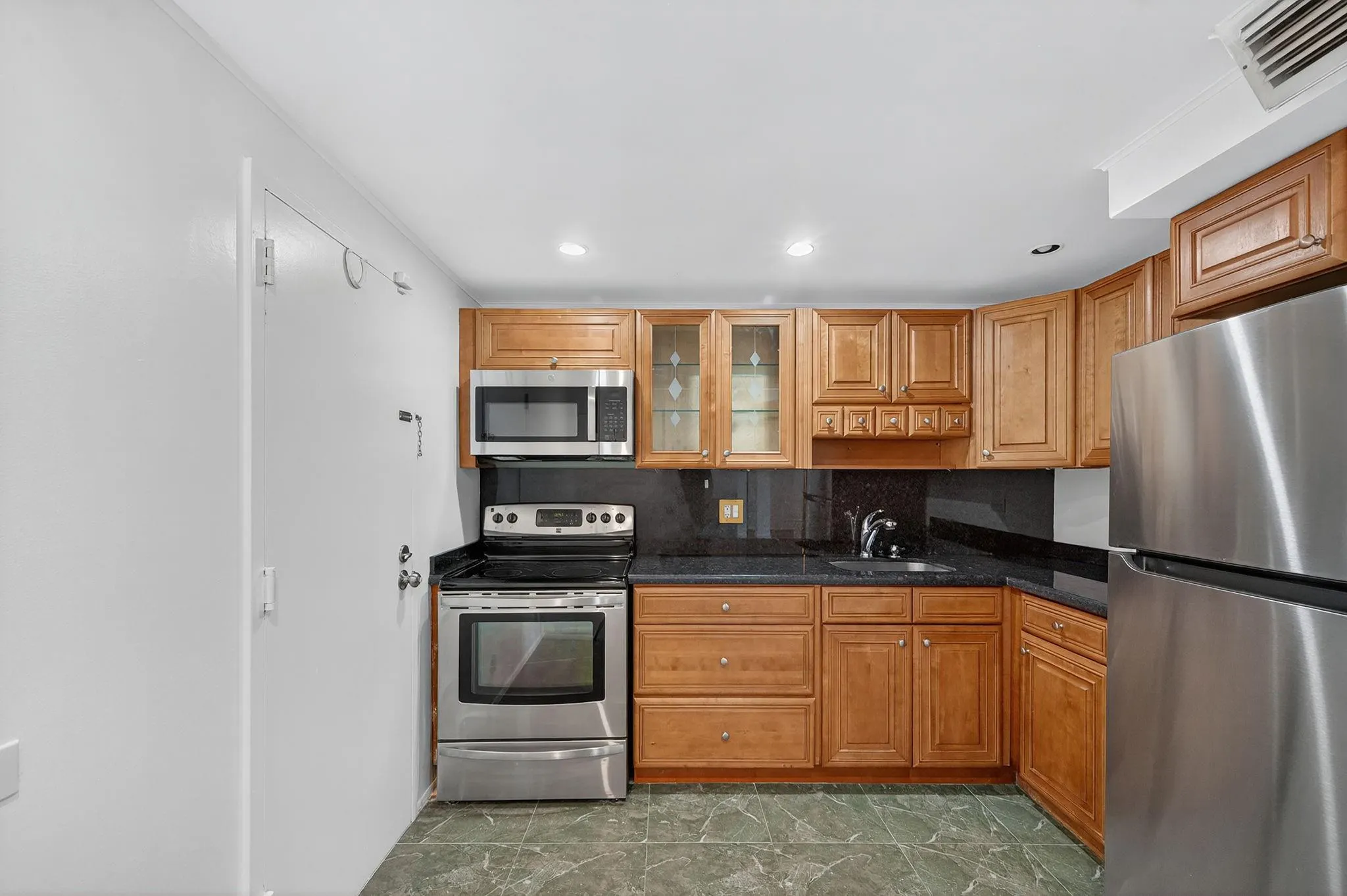 3750 Inverrary Dr, #2V