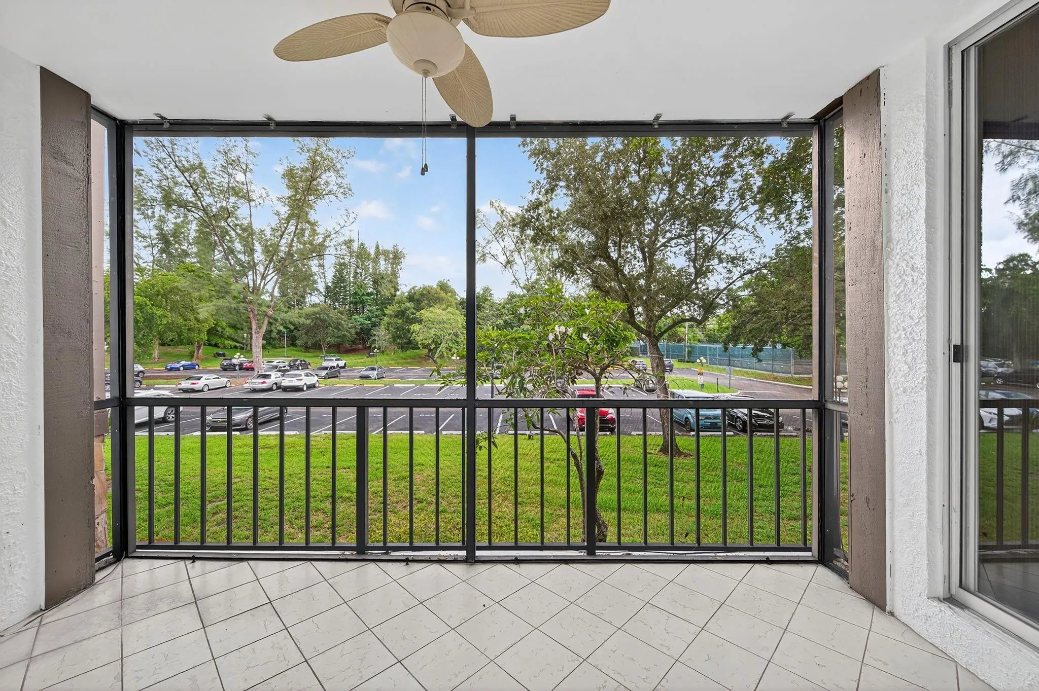 3750 Inverrary Dr, #2V