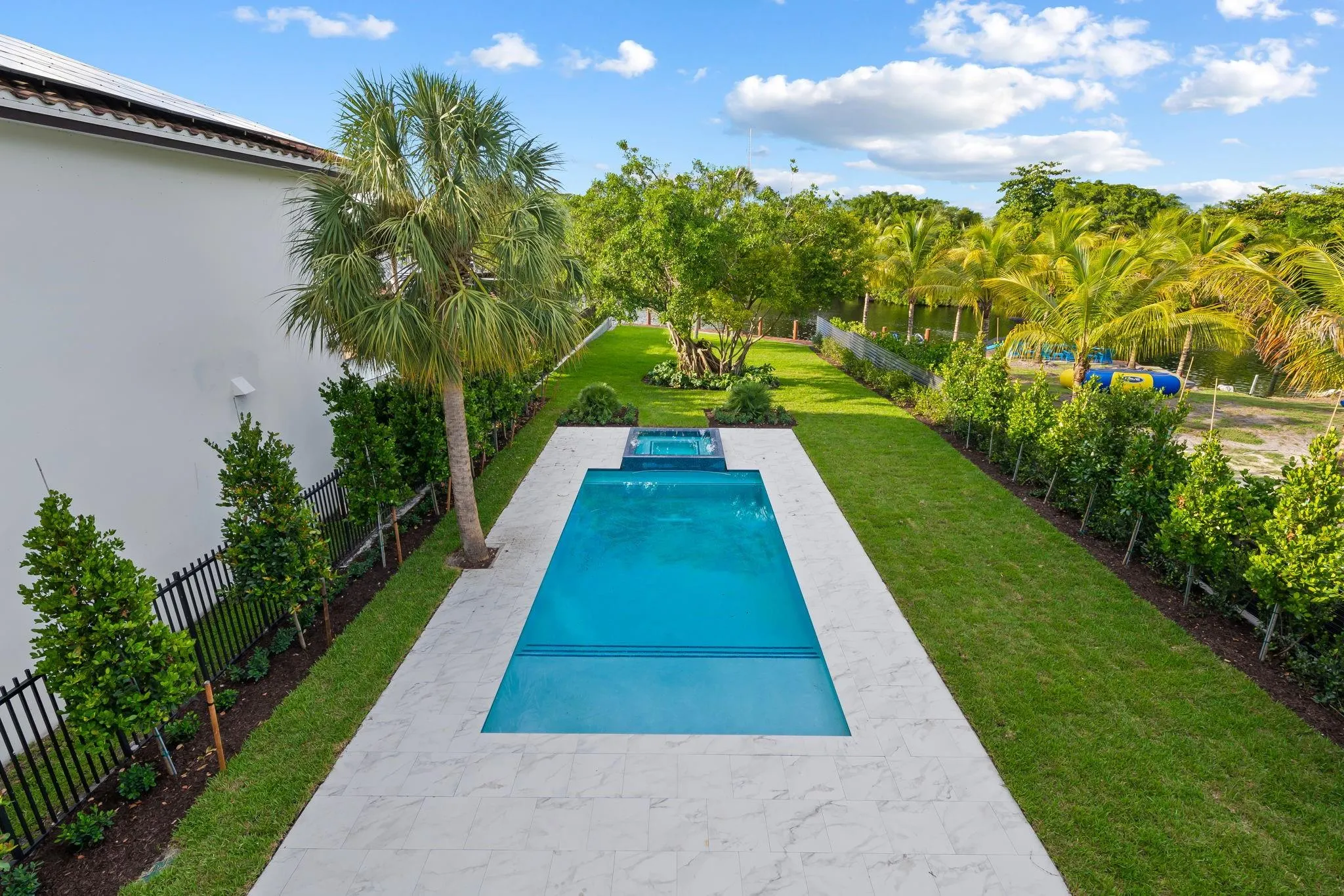 1407 SW 5th Ct