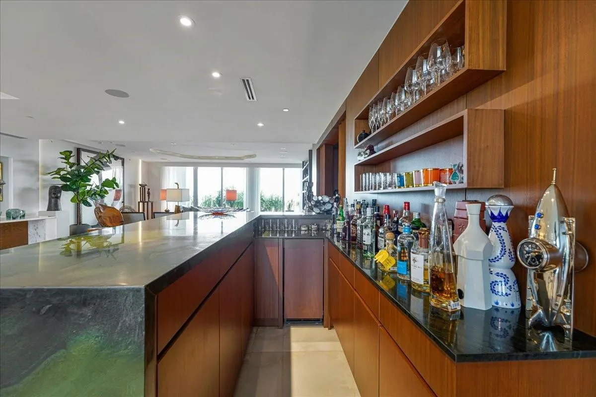 1180 N Federal Hwy, #1606