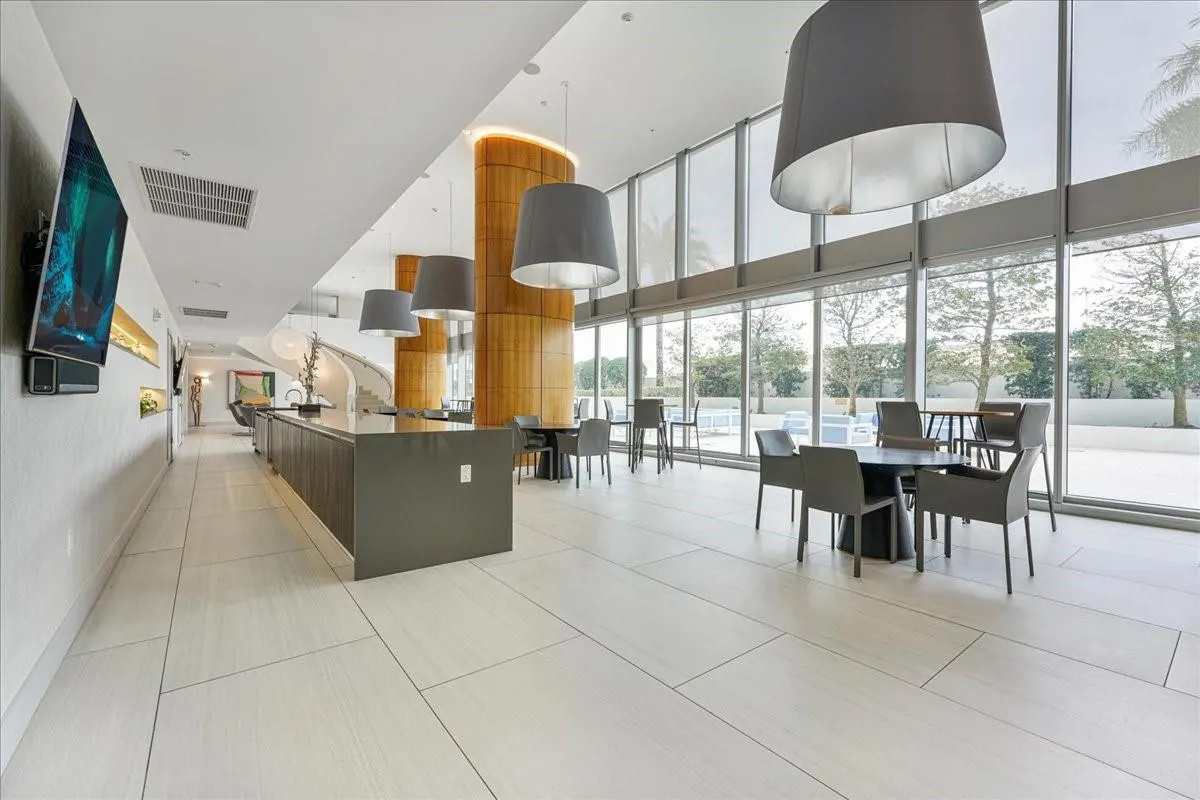1180 N Federal Hwy, #1606