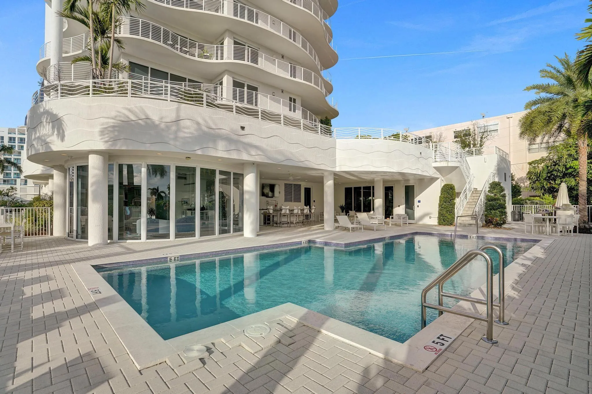 612 Bayshore Dr, #802