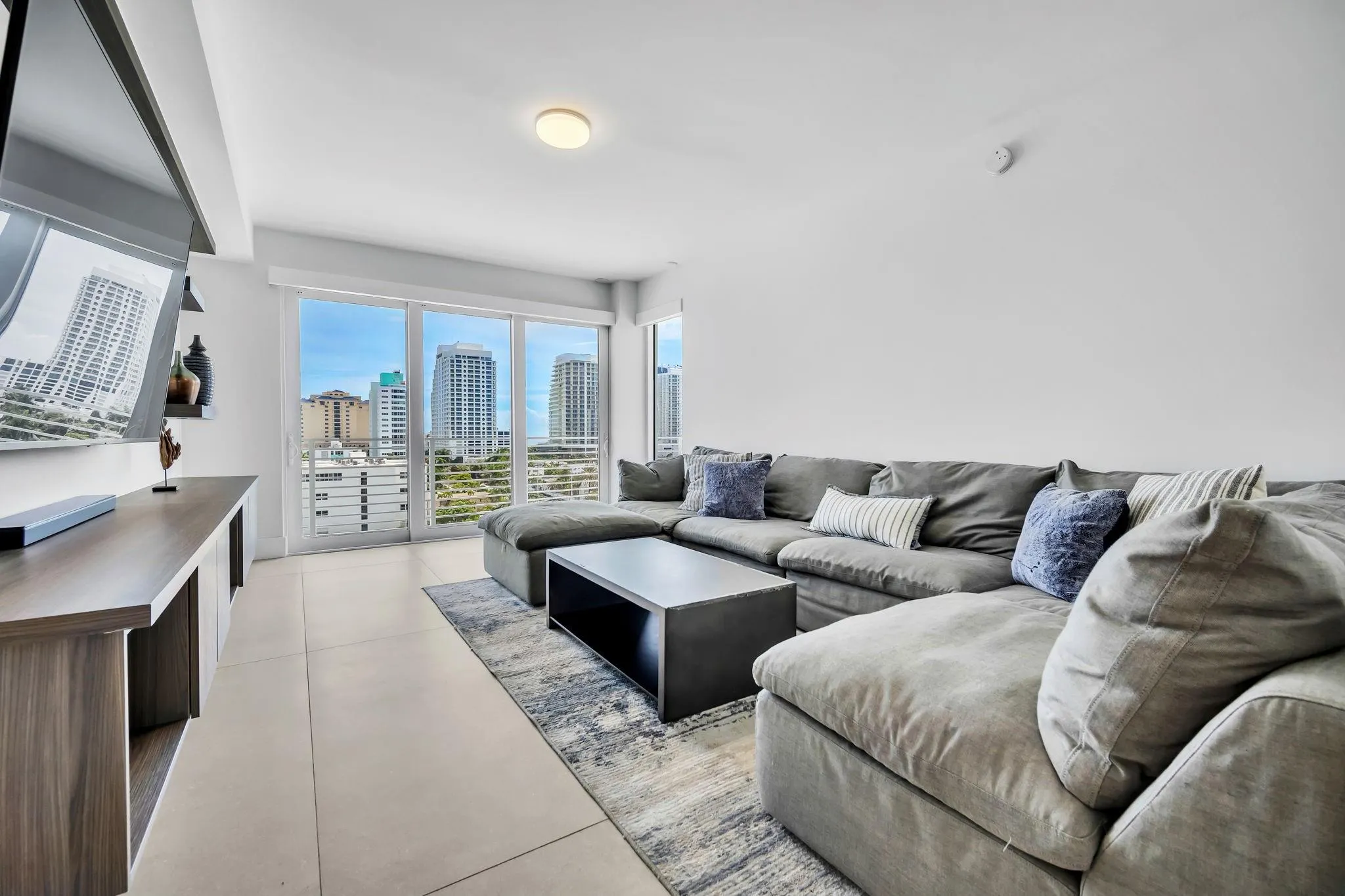 612 Bayshore Dr, #802