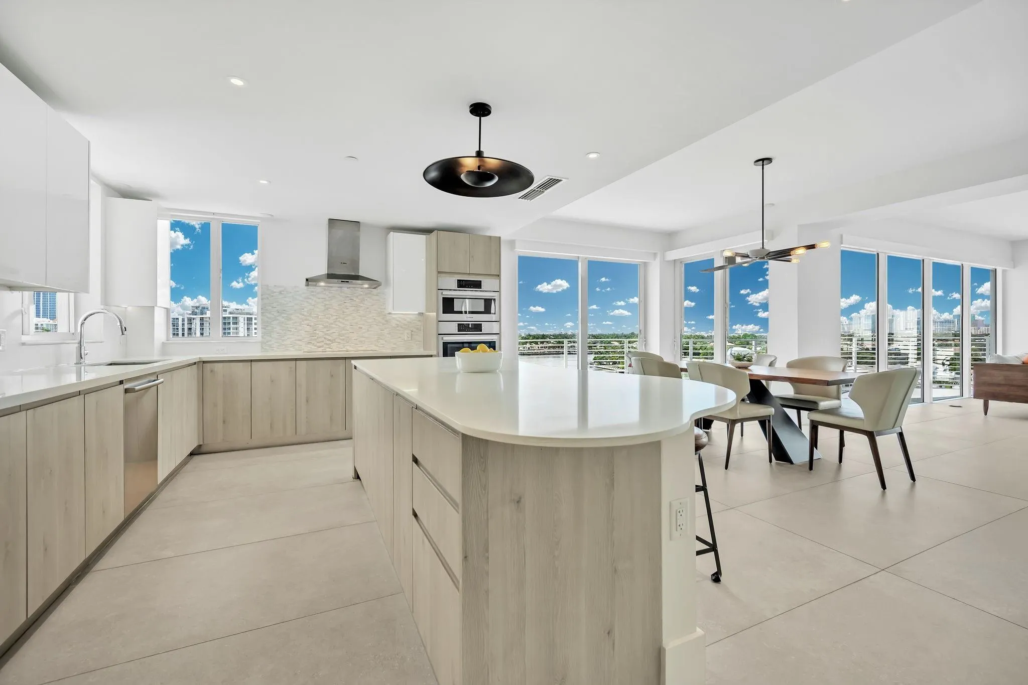 612 Bayshore Dr, #802