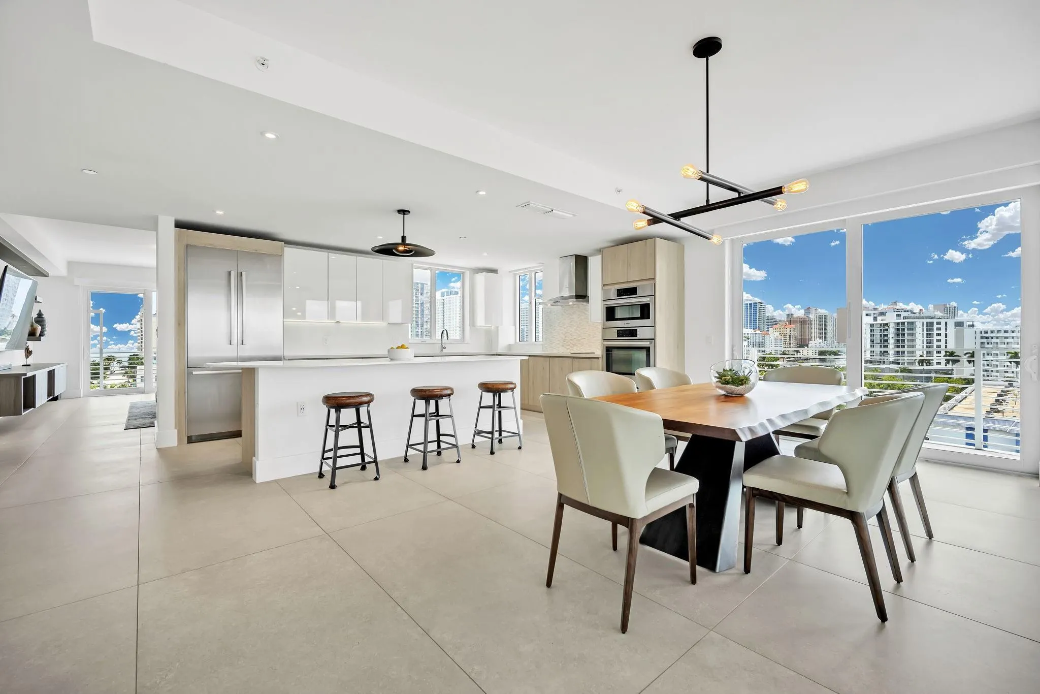 612 Bayshore Dr, #802