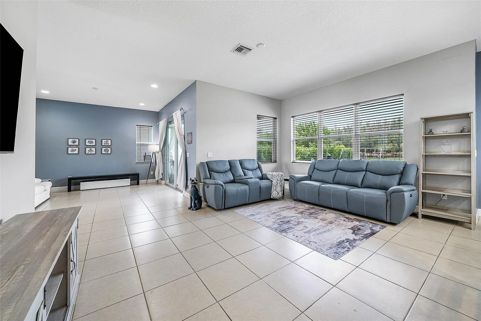 15406 Goldfinch Cir