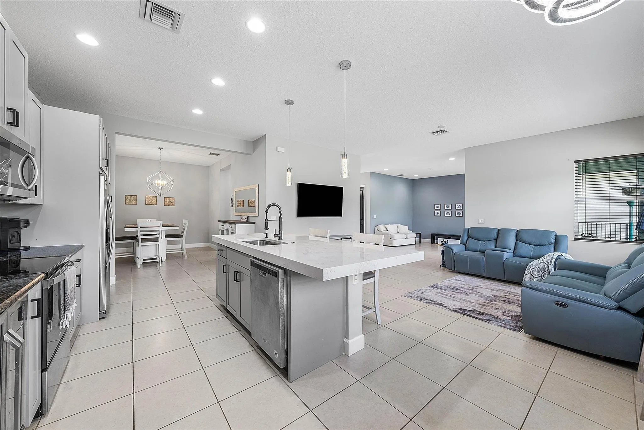 15406 Goldfinch Cir