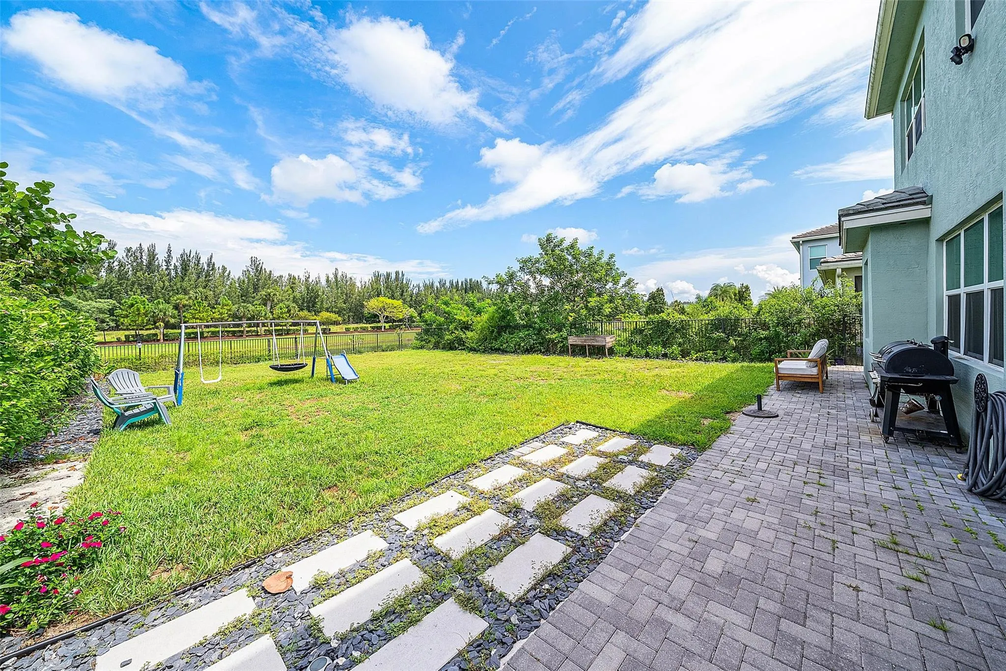 15406 Goldfinch Cir