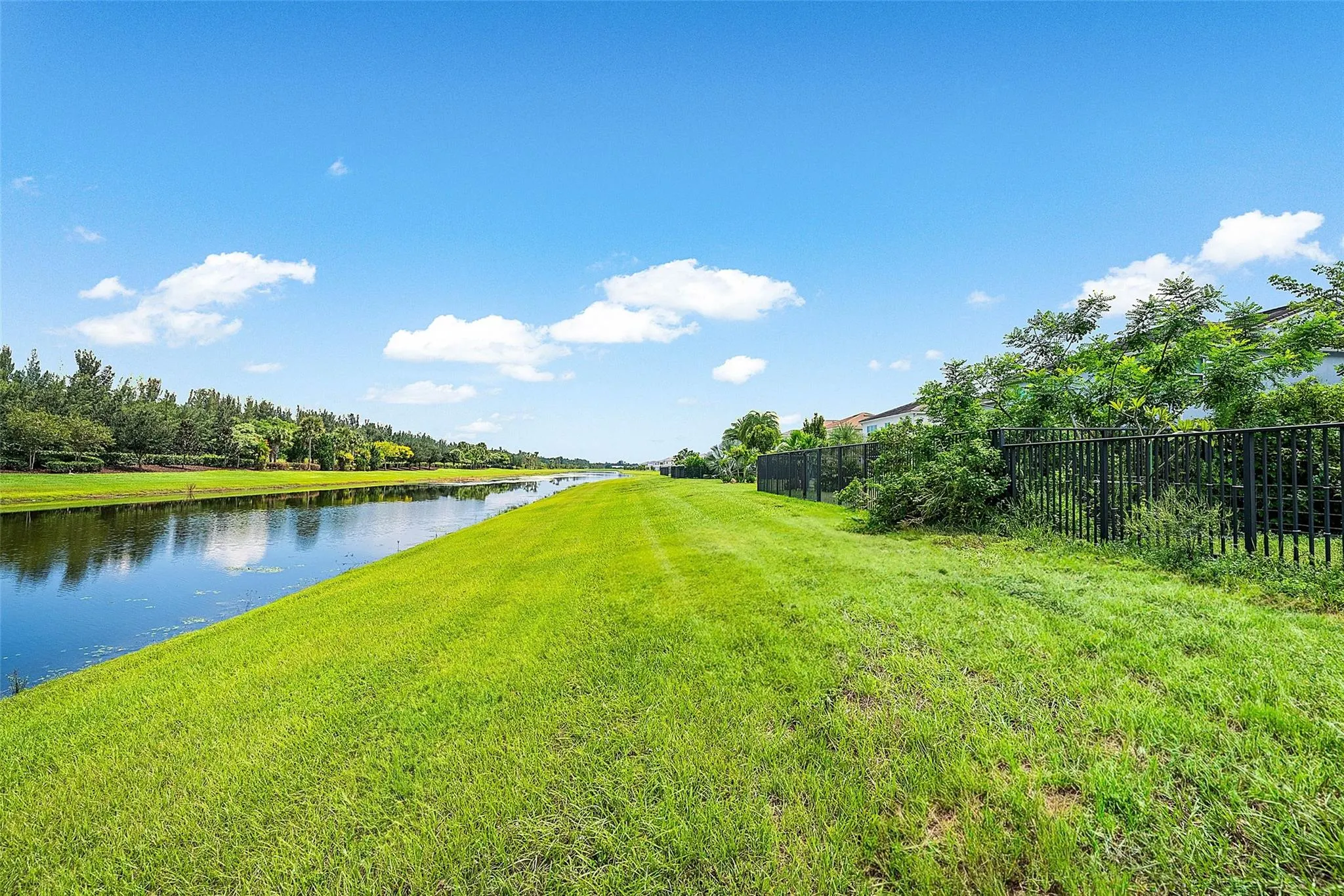 15406 Goldfinch Cir