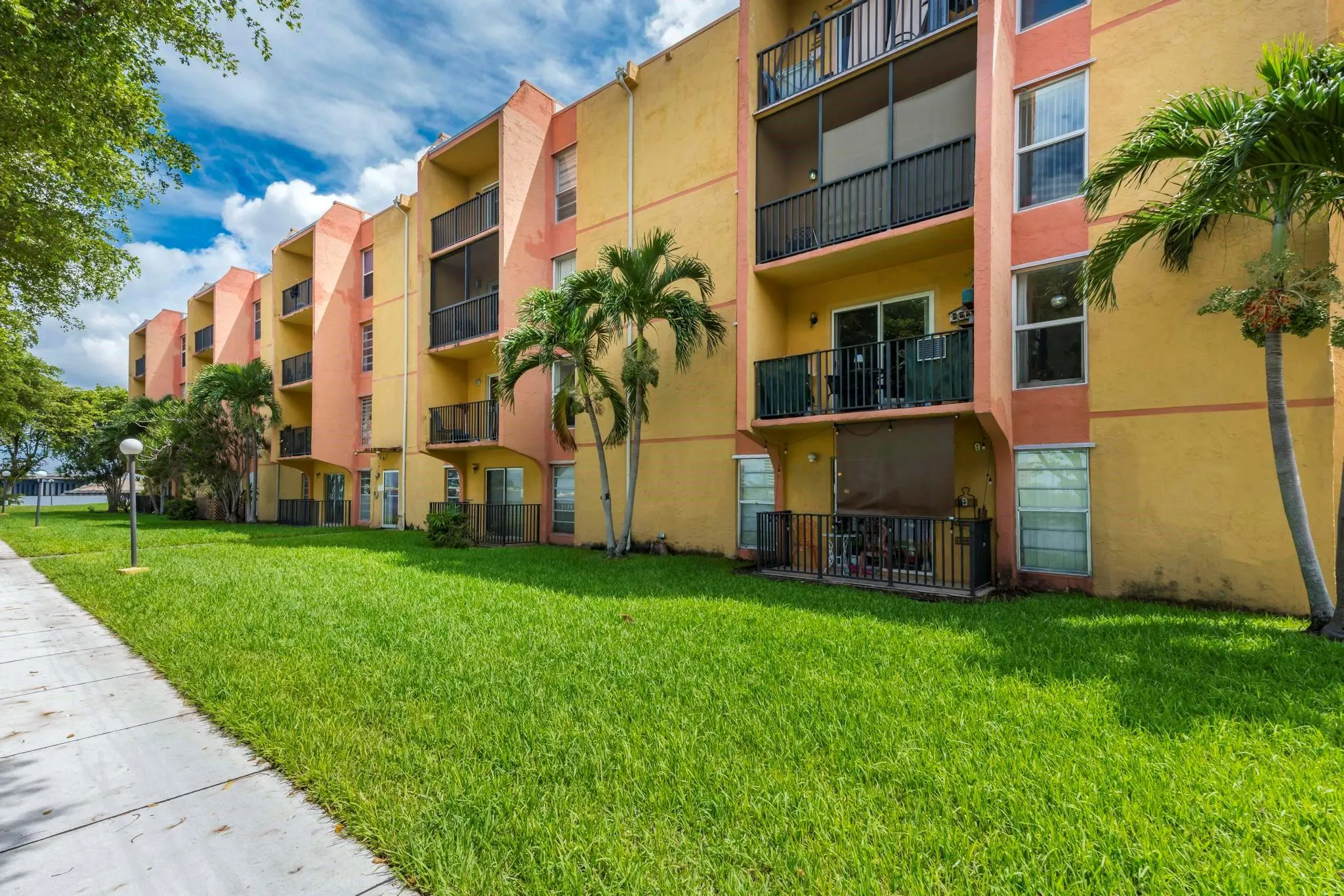 4805 NW 7th St, #105-15