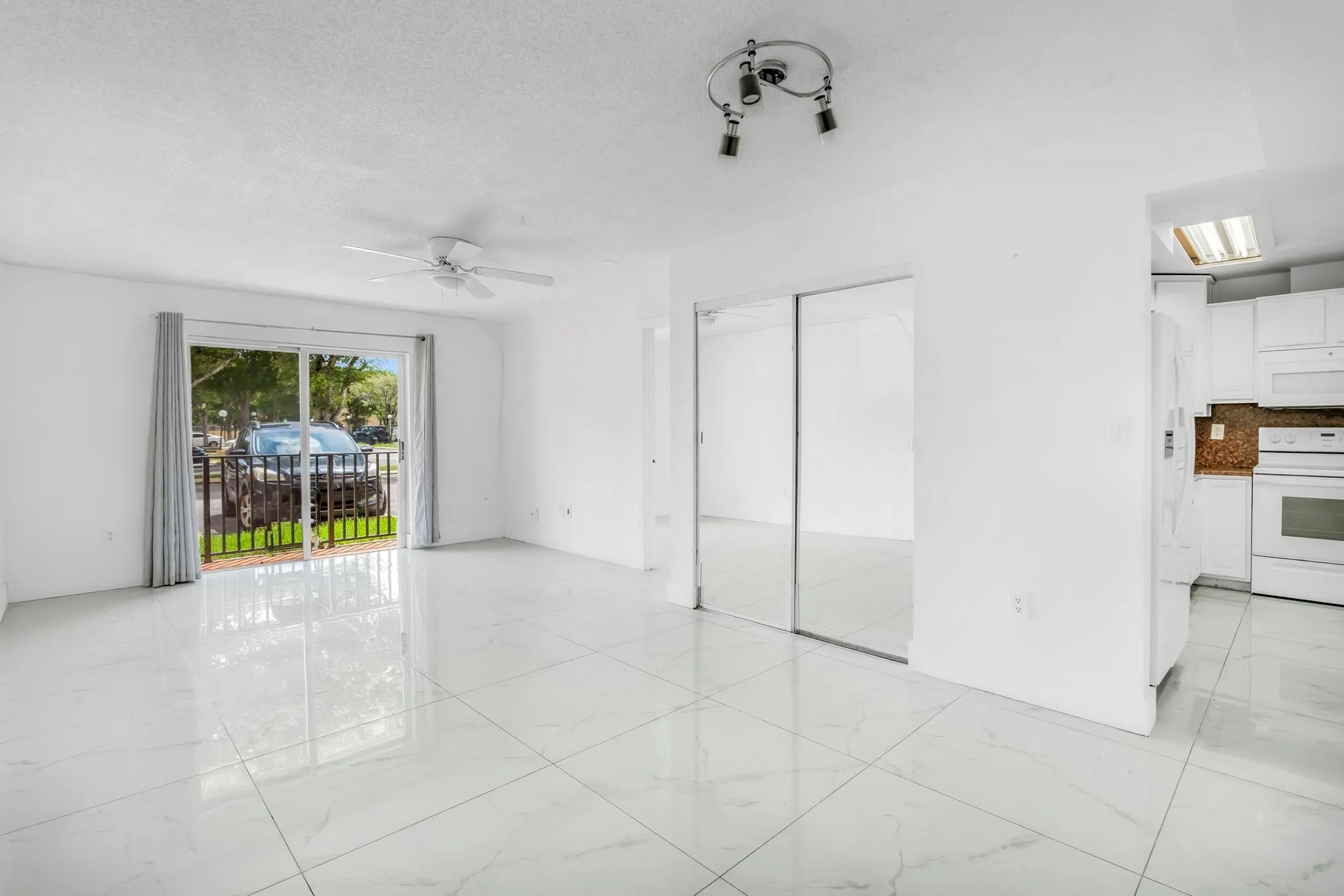 4805 NW 7th St, #105-15