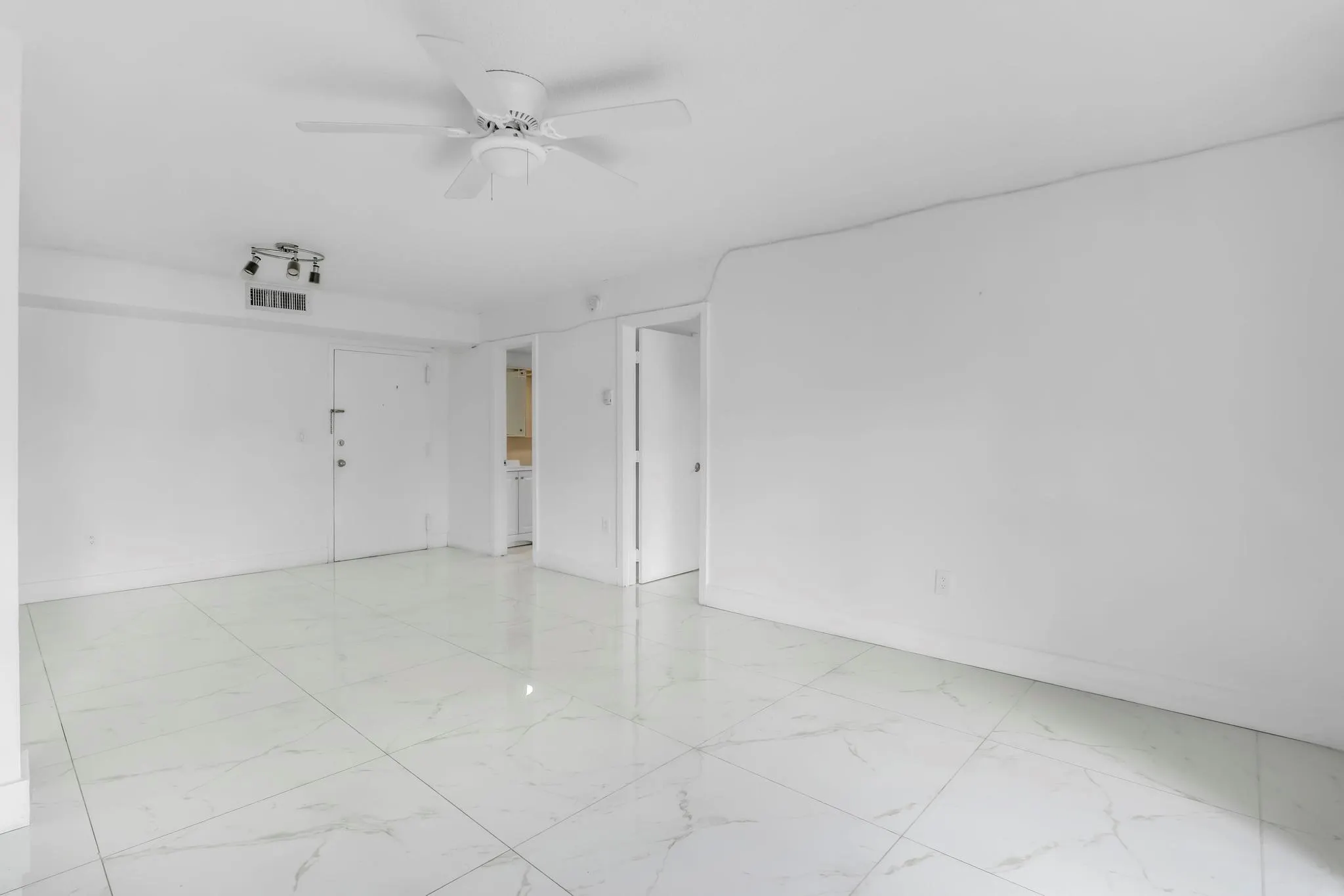 4805 NW 7th St, #105-15