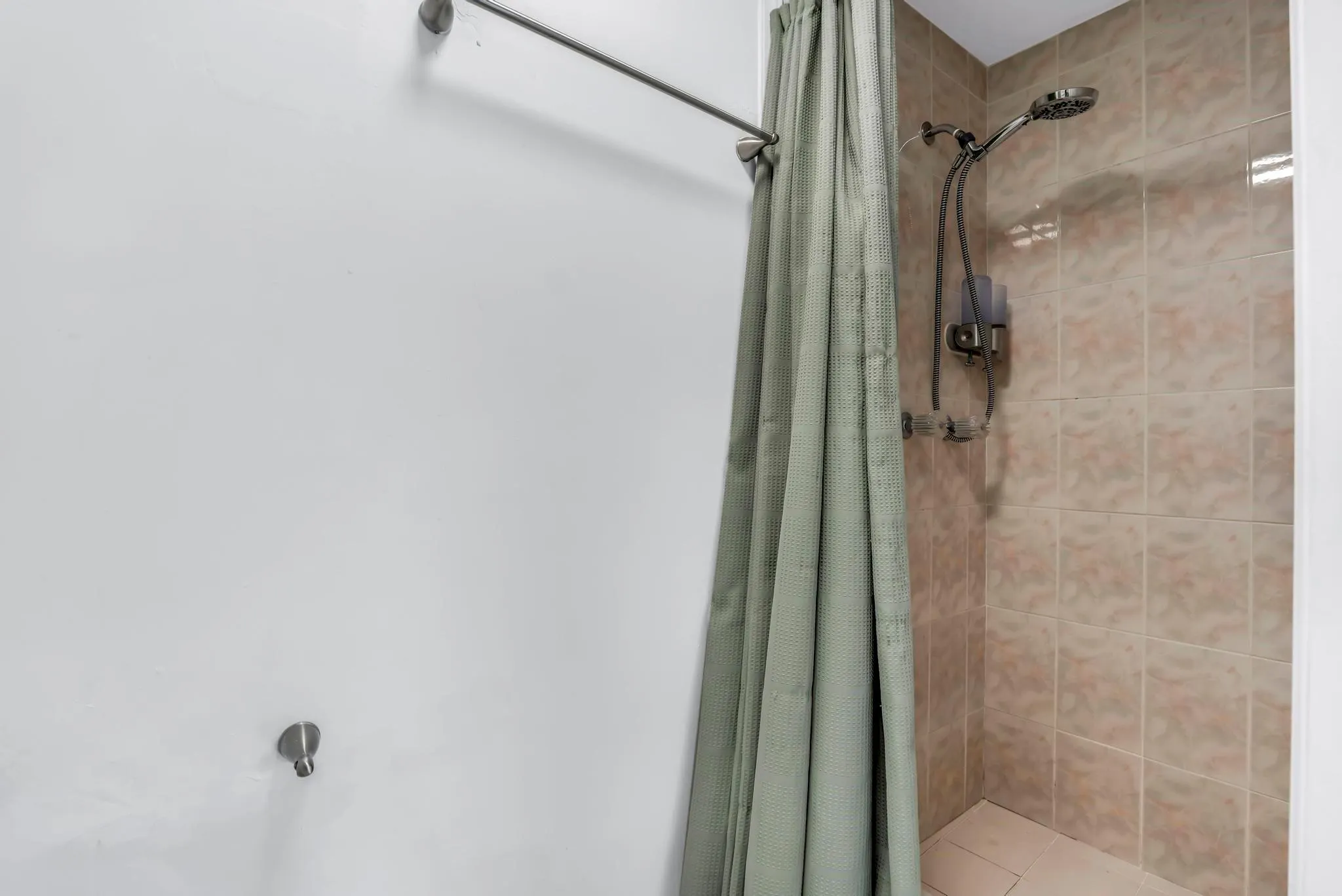 4805 NW 7th St, #105-15