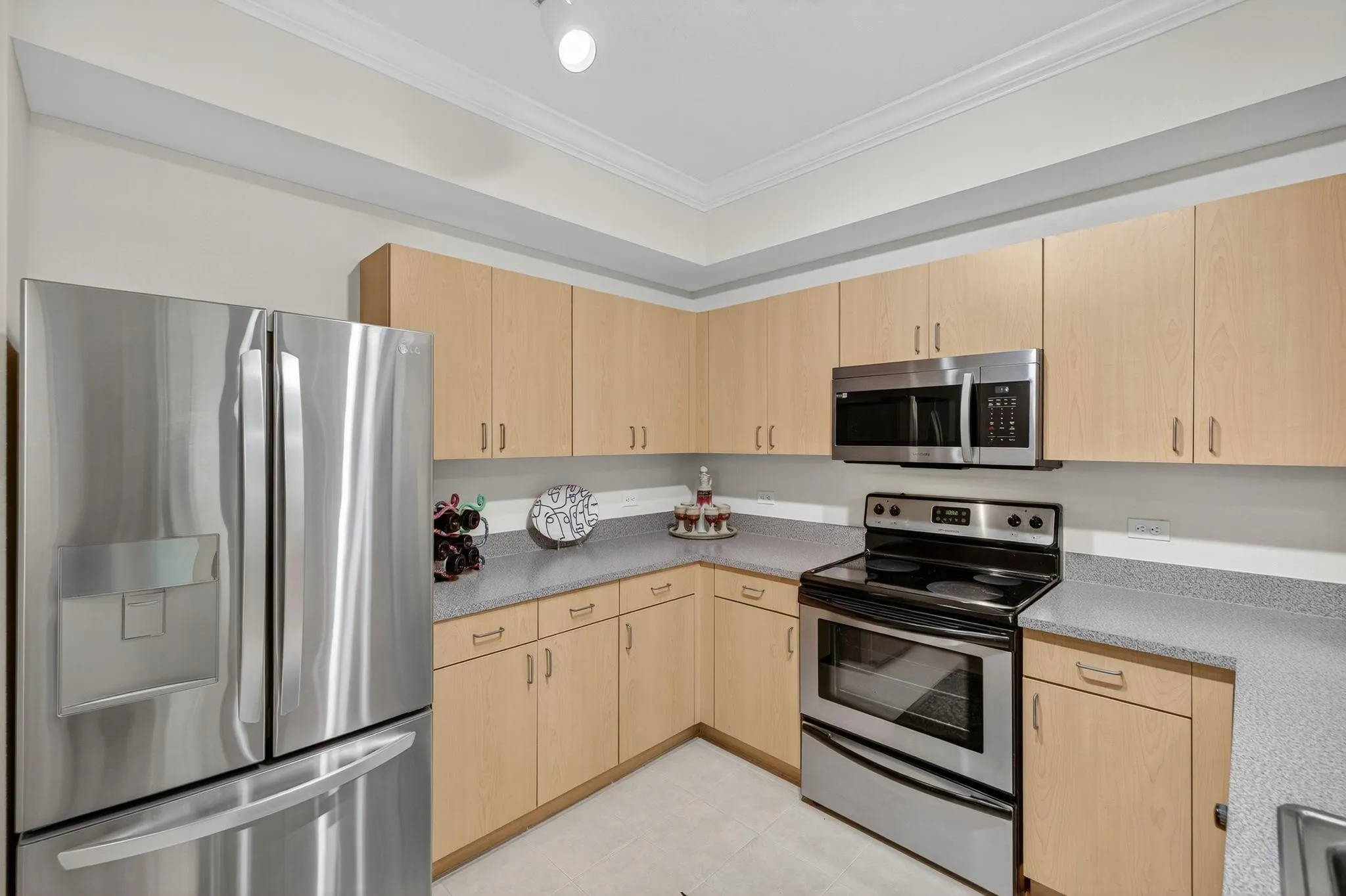 533 NE 3rd Ave, #531