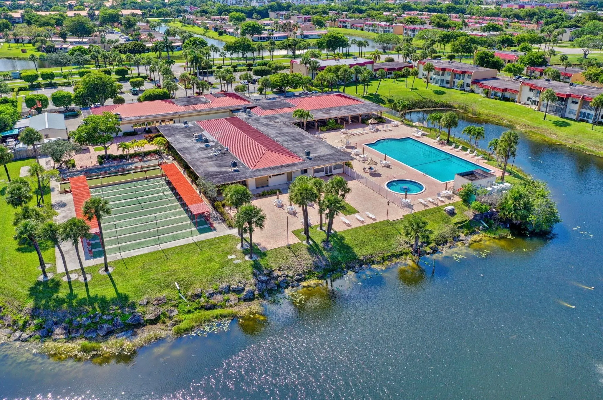 100 Lake Meryl Dr, #201
