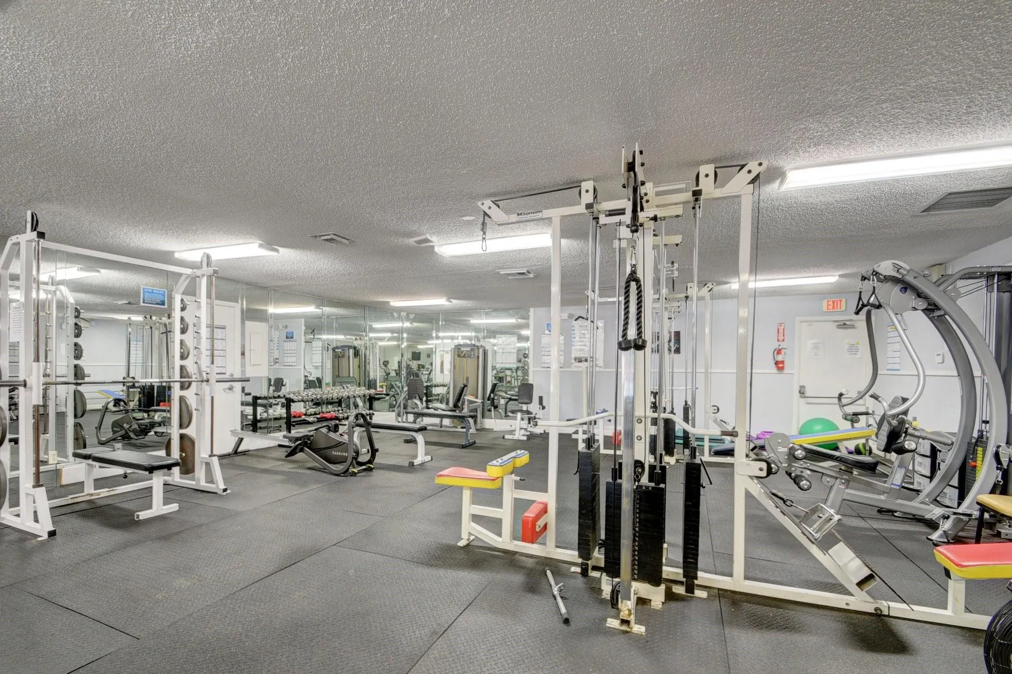 100 Lake Meryl Dr, #201