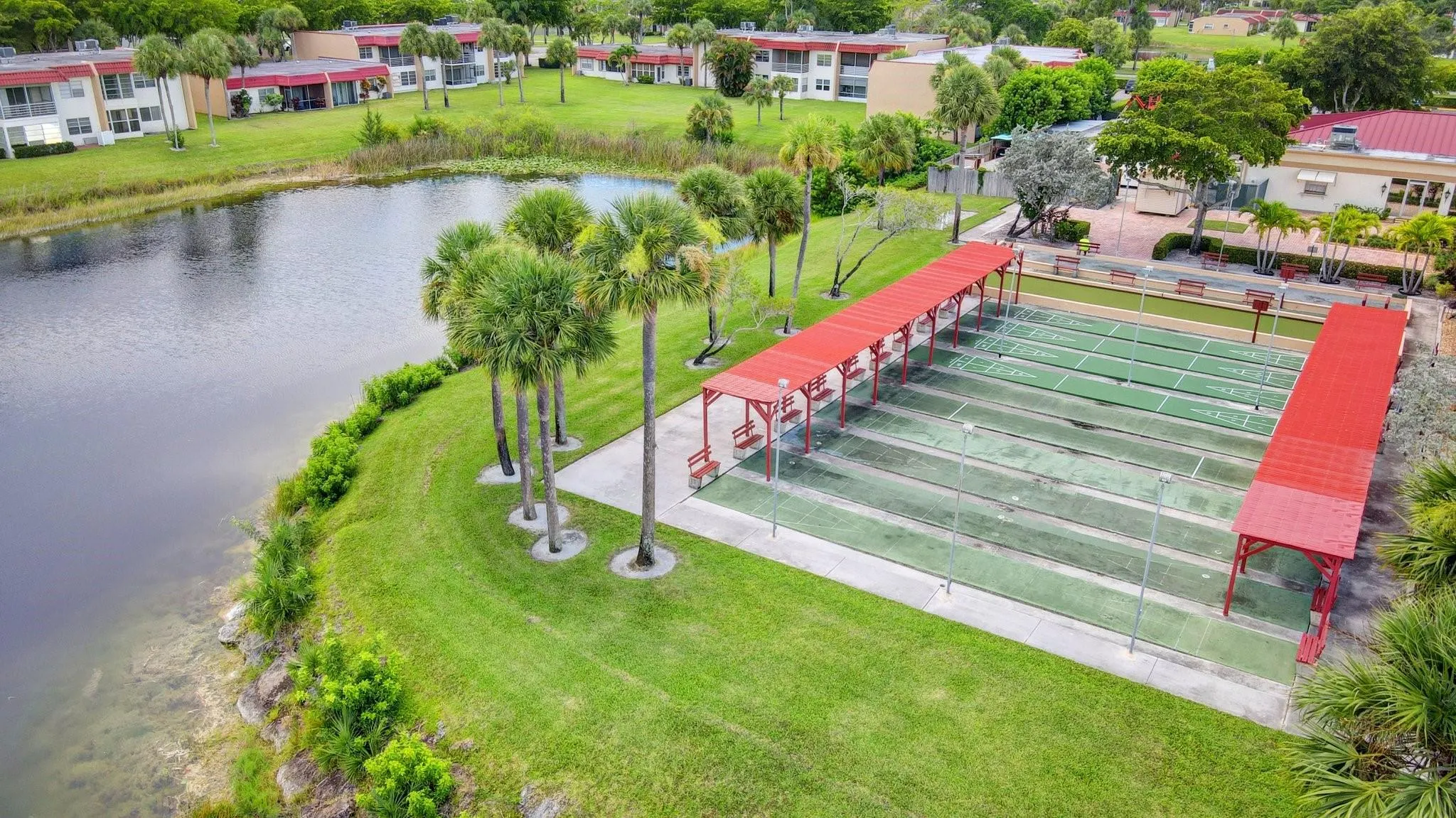 100 Lake Meryl Dr, #201