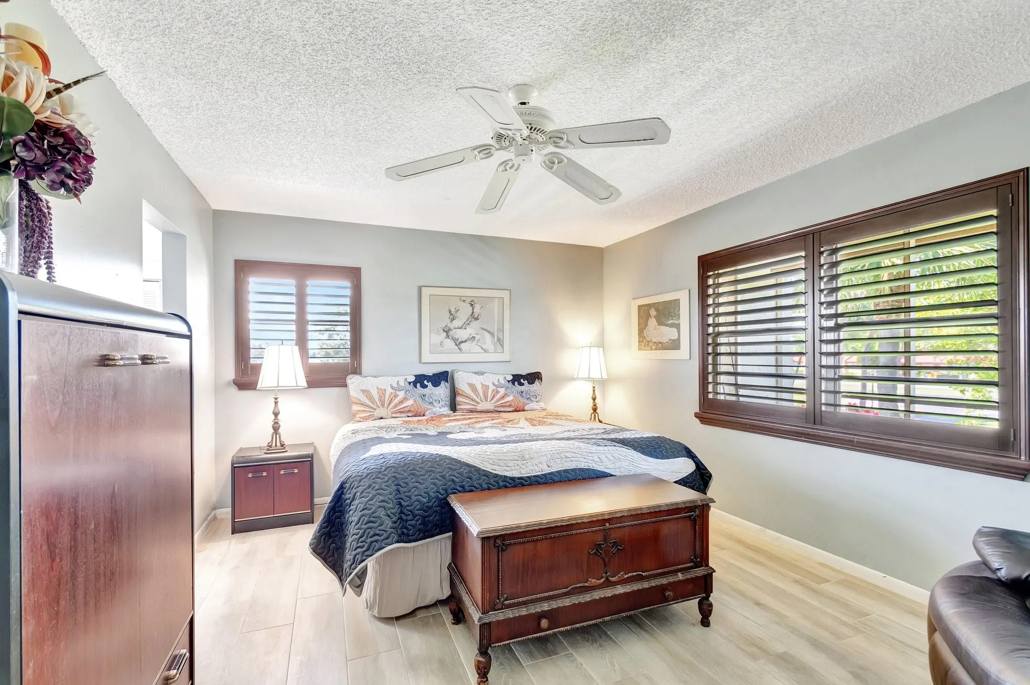 100 Lake Meryl Dr, #201