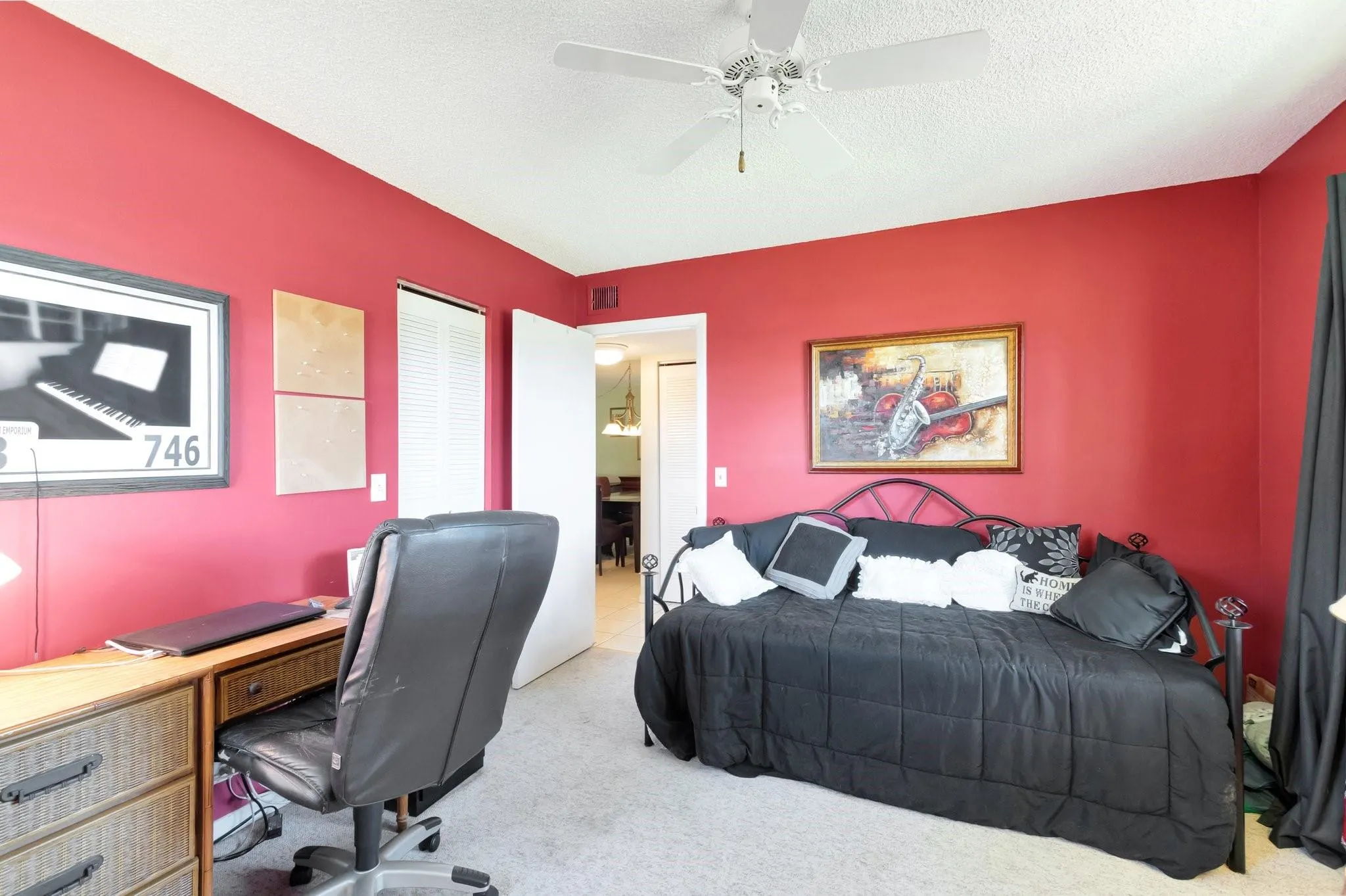 100 Lake Meryl Dr, #201