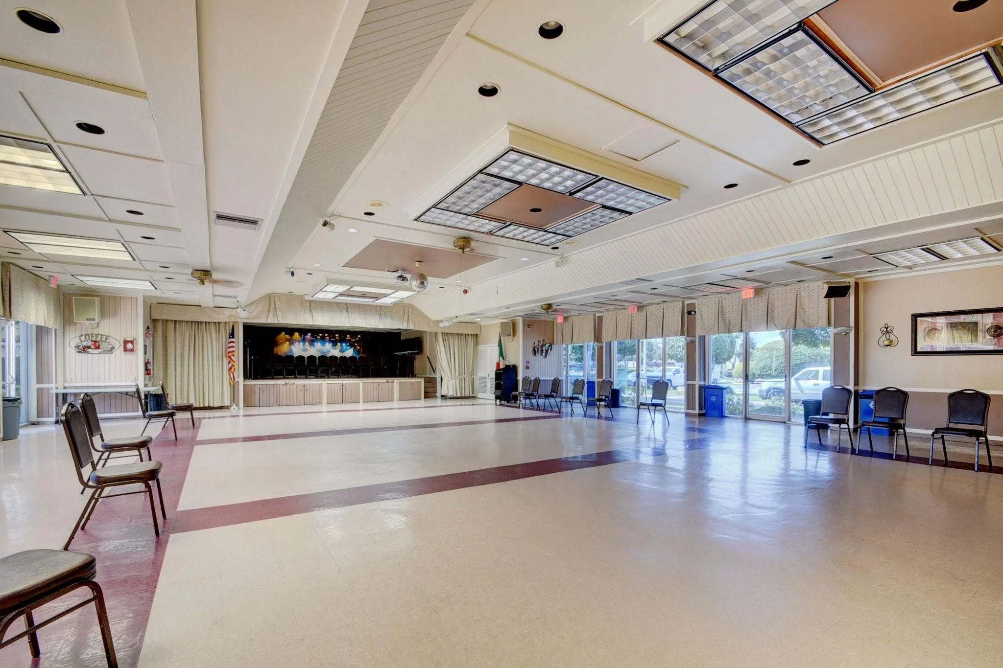 100 Lake Meryl Dr, #201
