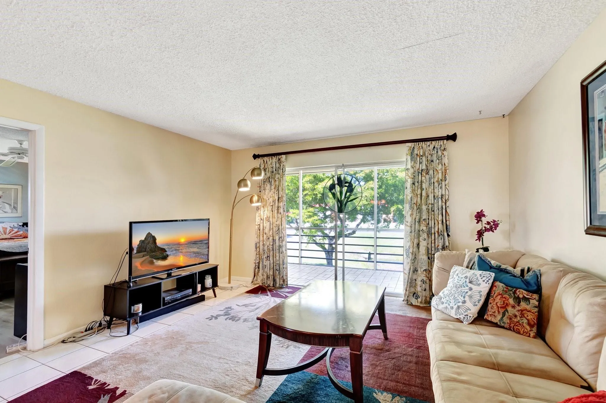 100 Lake Meryl Dr, #201