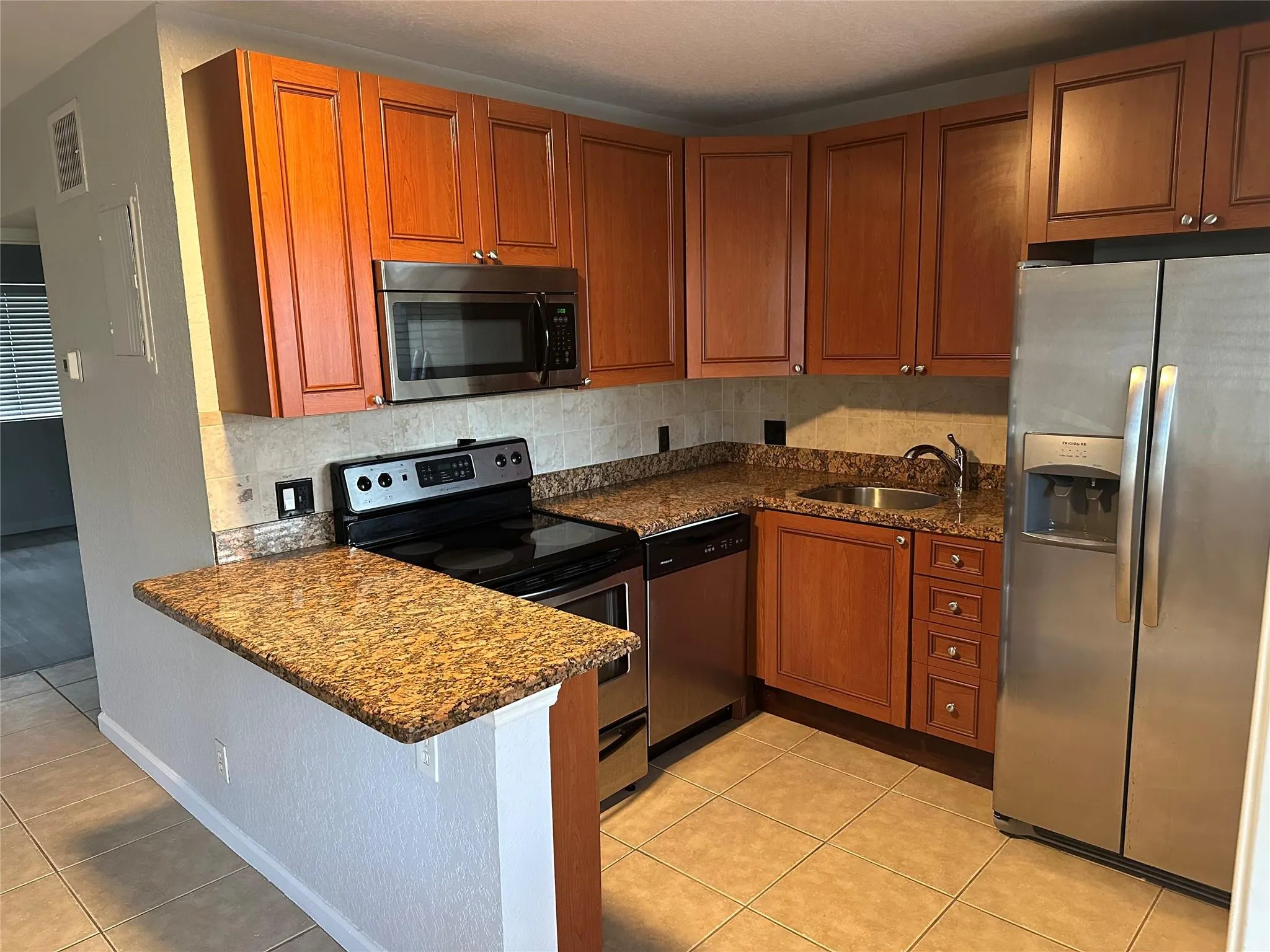 2655 NE 8th Ave, #206