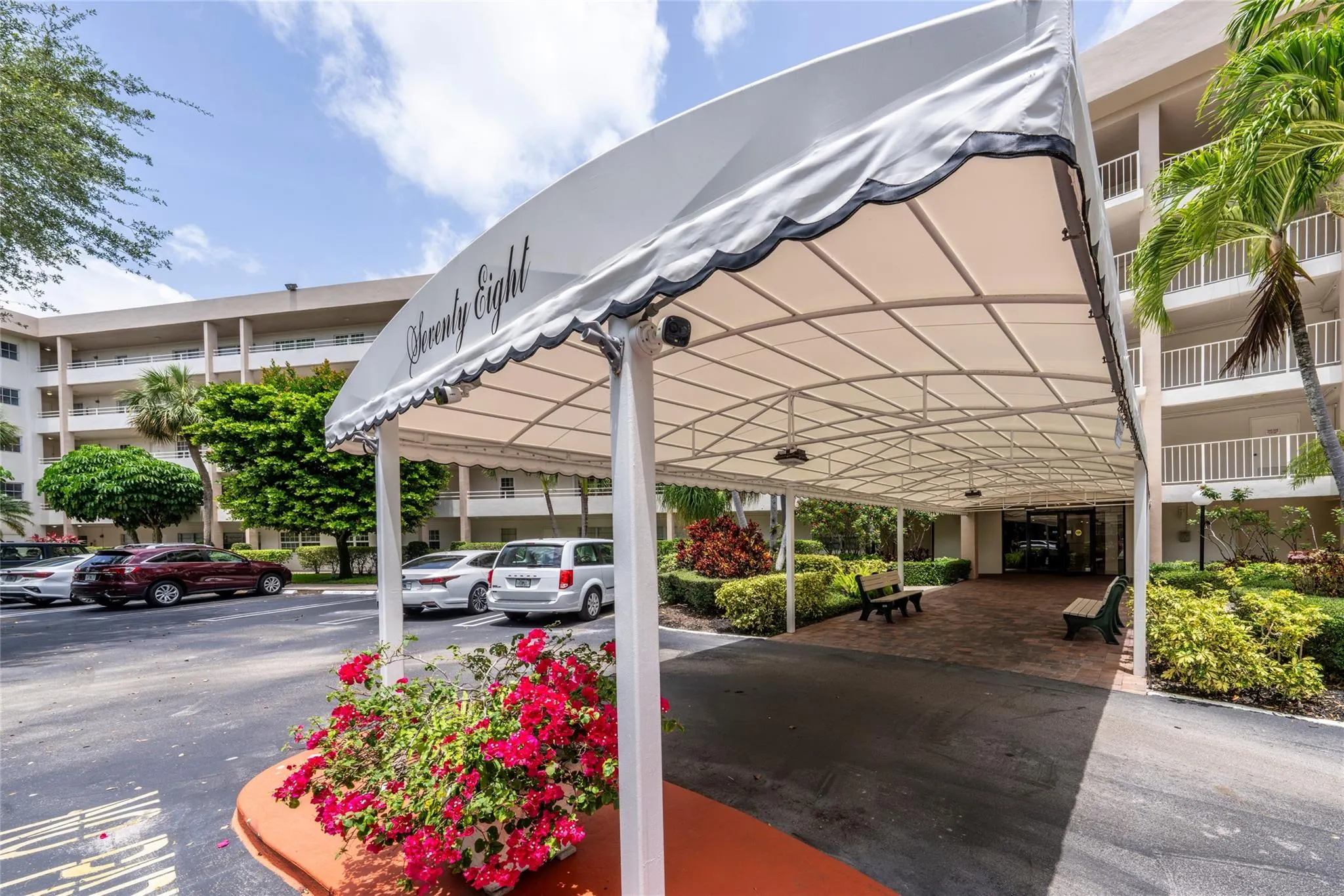 3960 Oaks Clubhouse Dr, #312