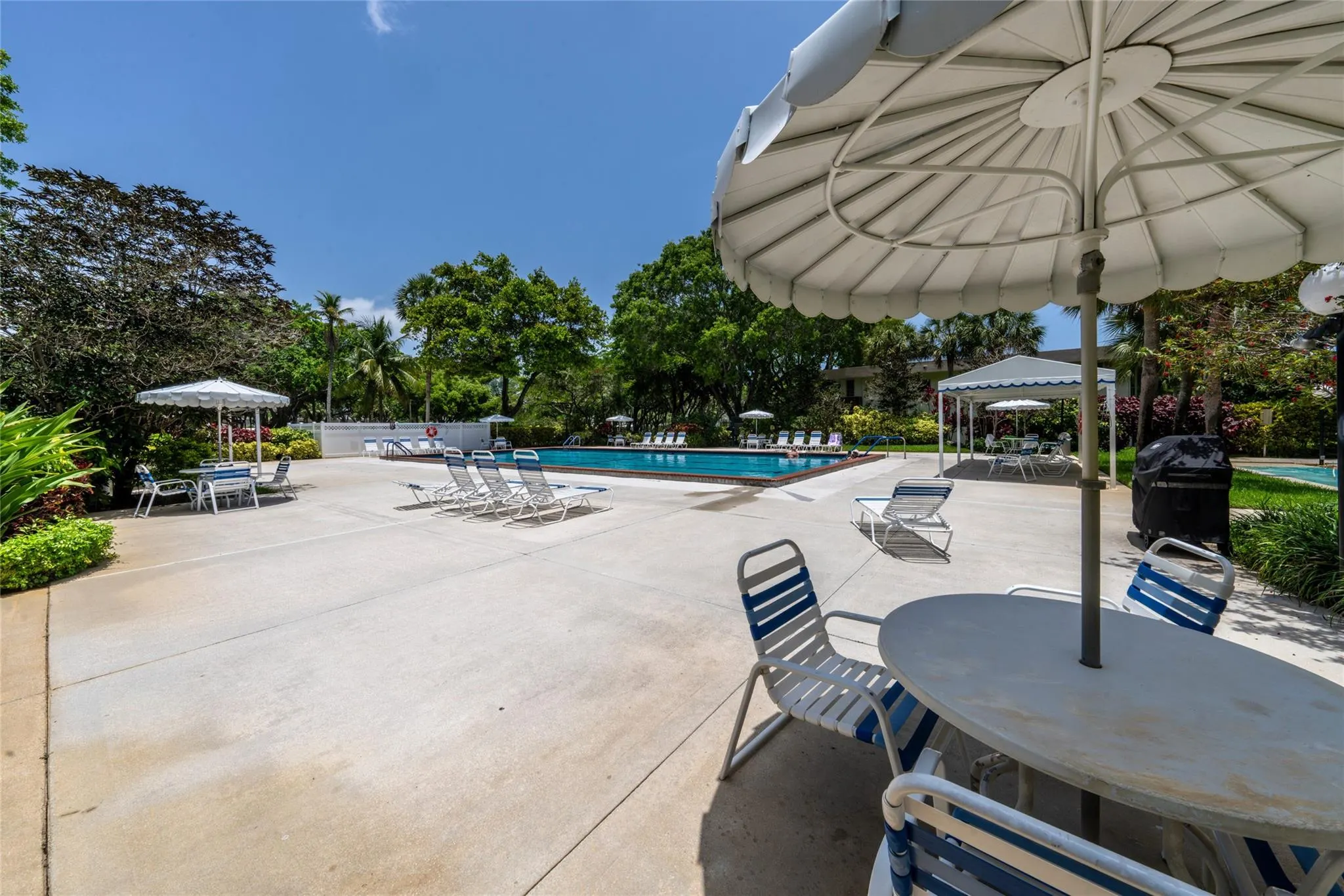 3960 Oaks Clubhouse Dr, #312