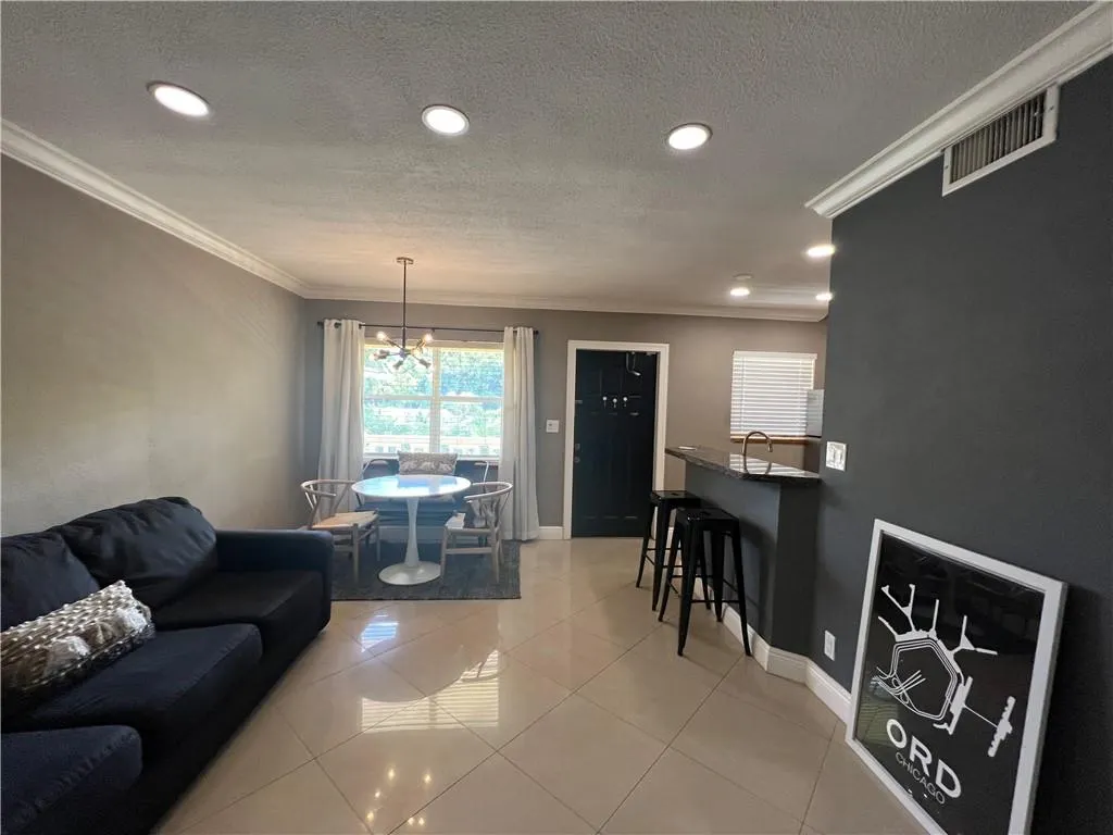 811 NE 14th Pl, #7