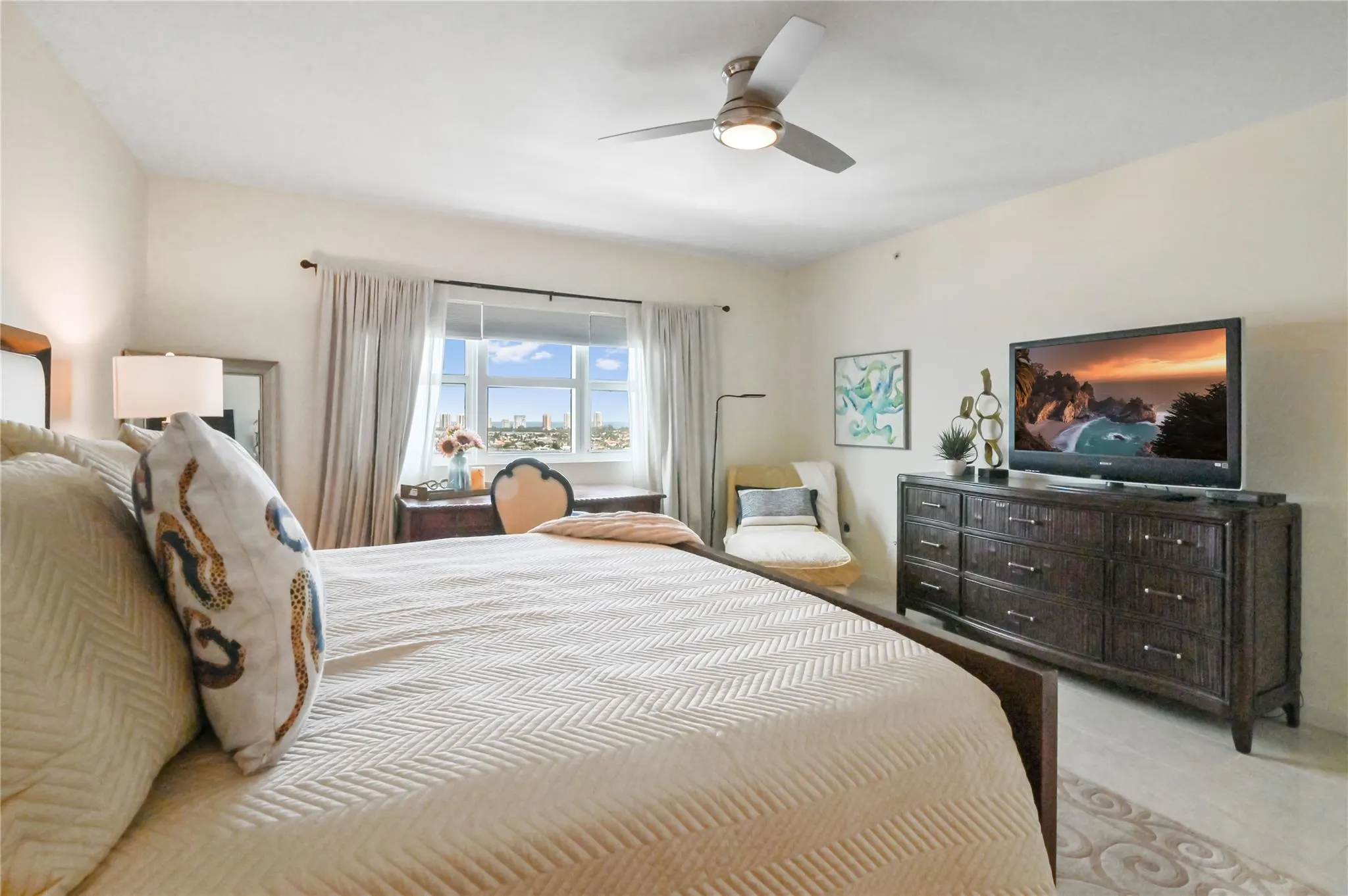 2650 Lake Shore Dr, #1704