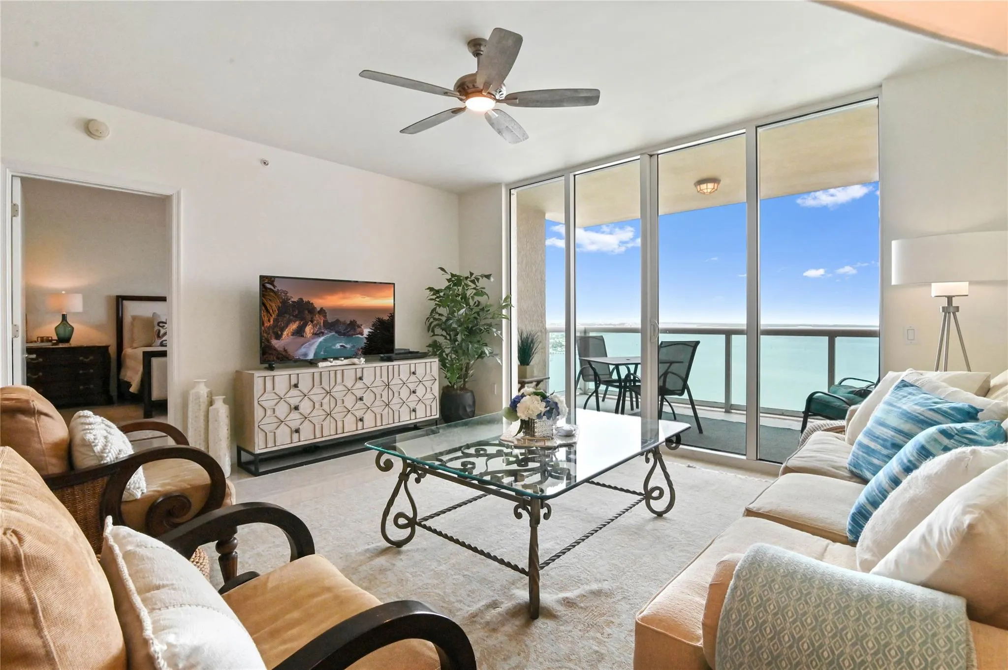 2650 Lake Shore Dr, #1704