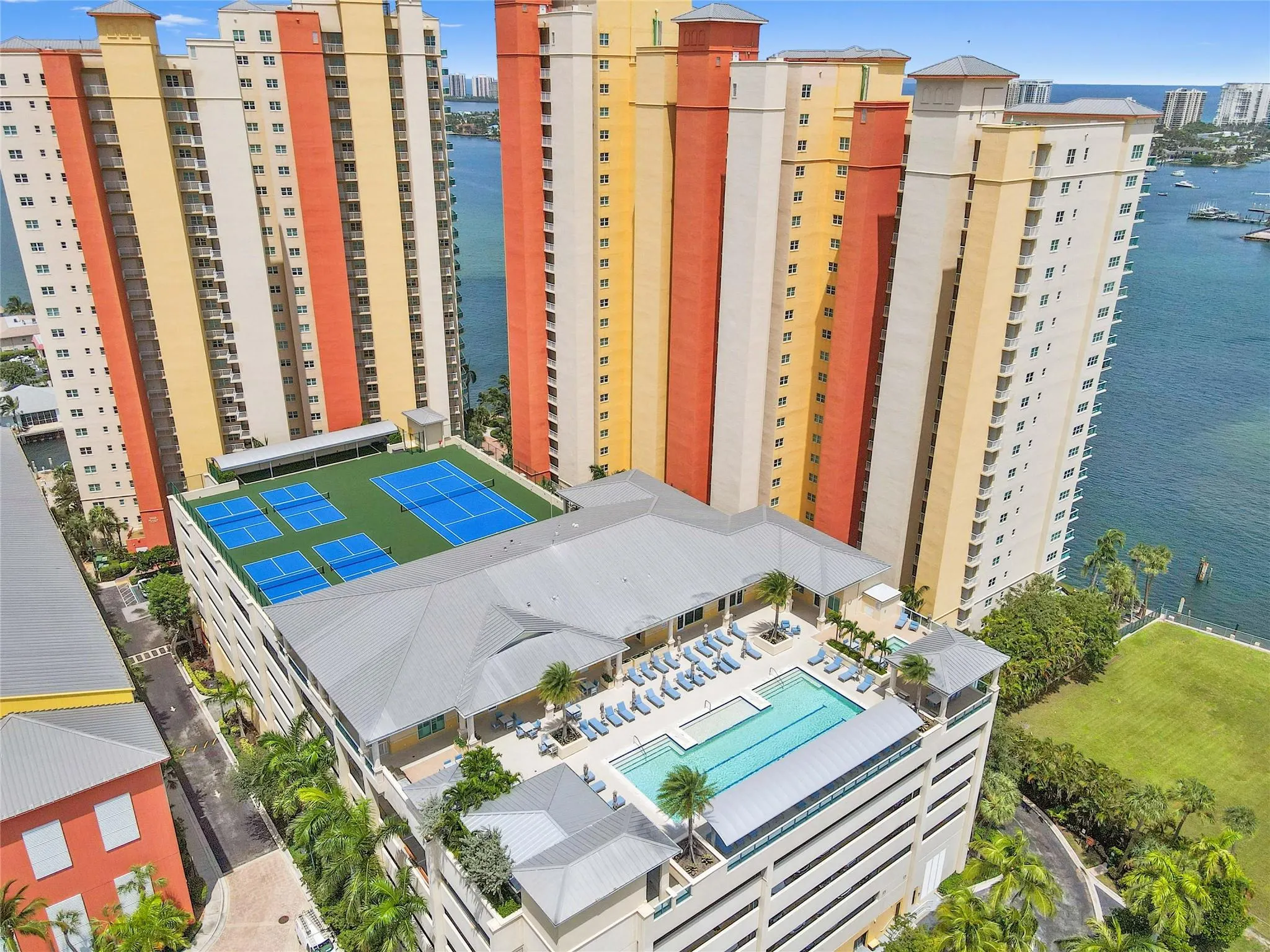 2650 Lake Shore Dr, #1704
