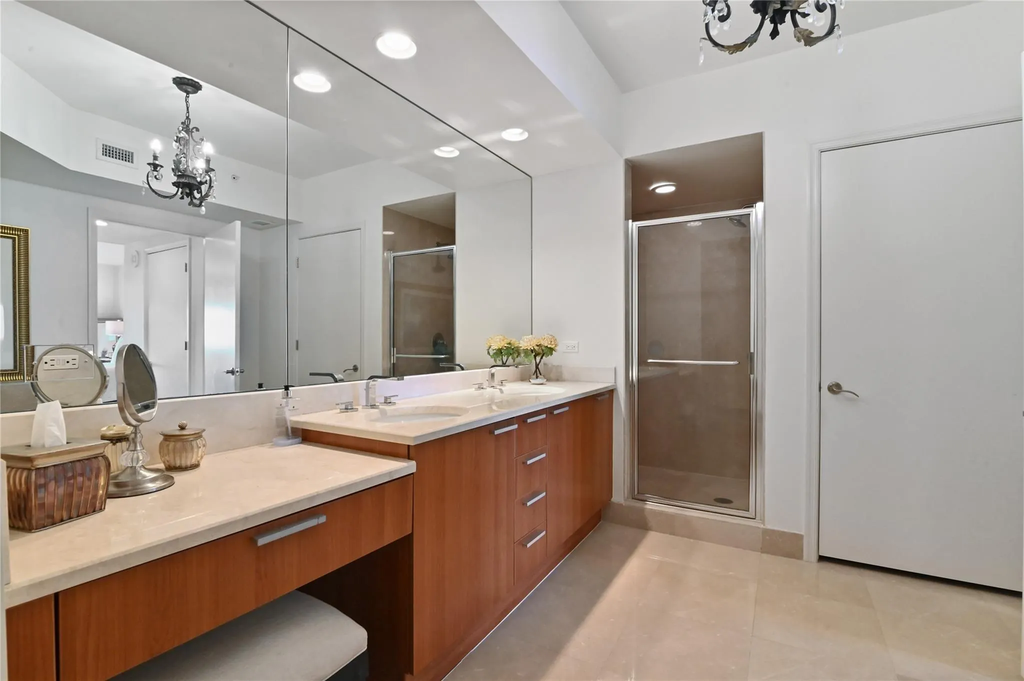 2650 Lake Shore Dr, #1704