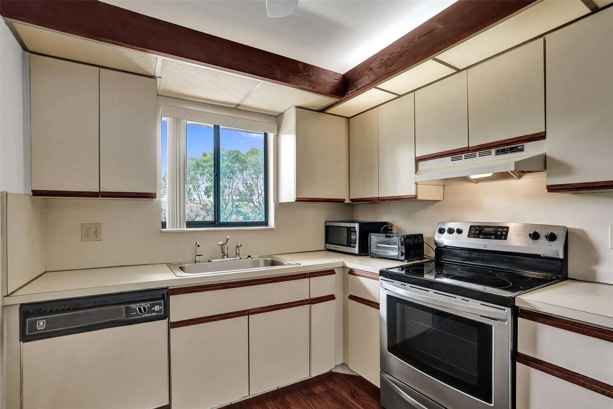 7432 Ashmont Circle, #208