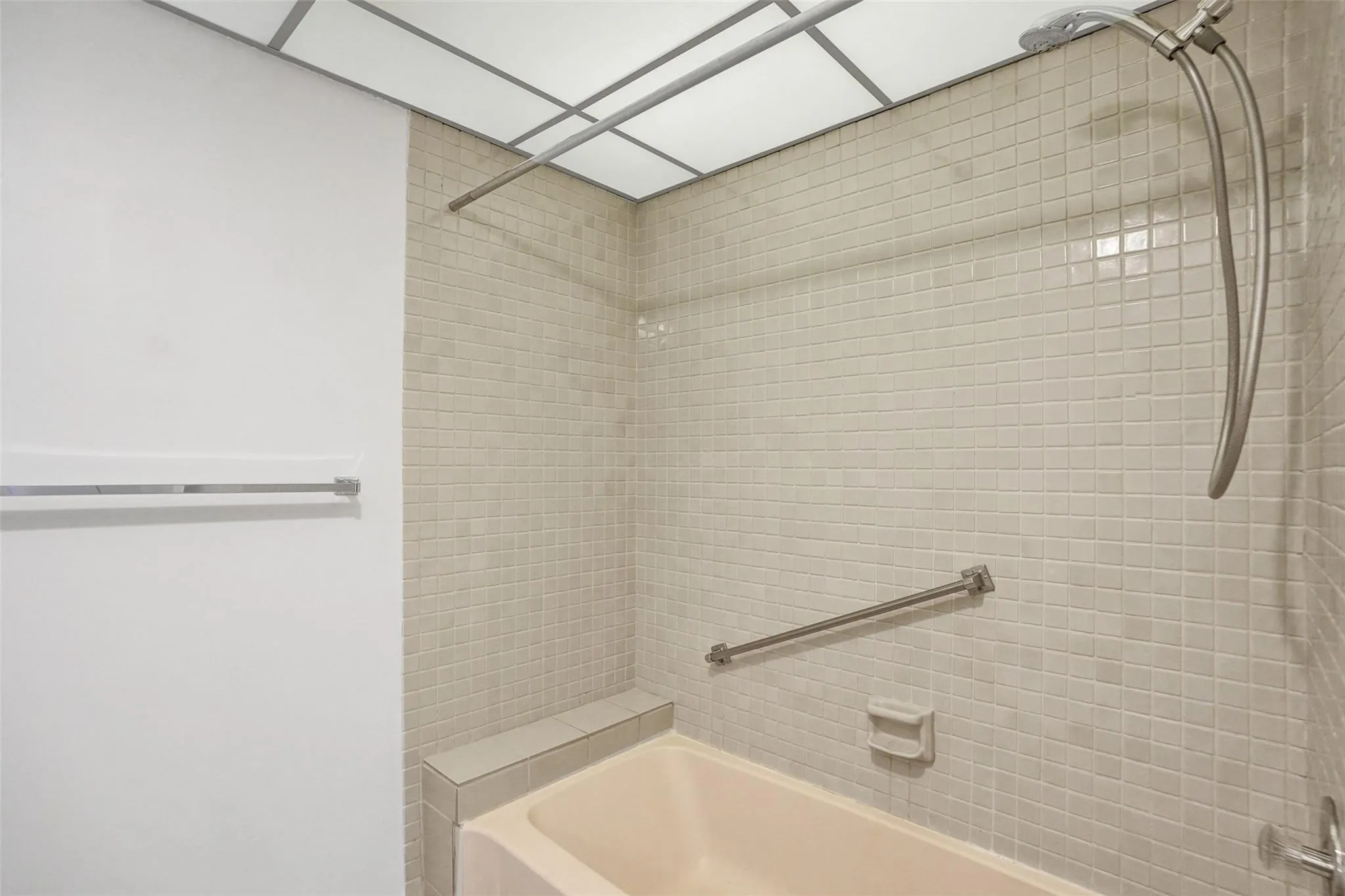 7432 Ashmont Circle, #208