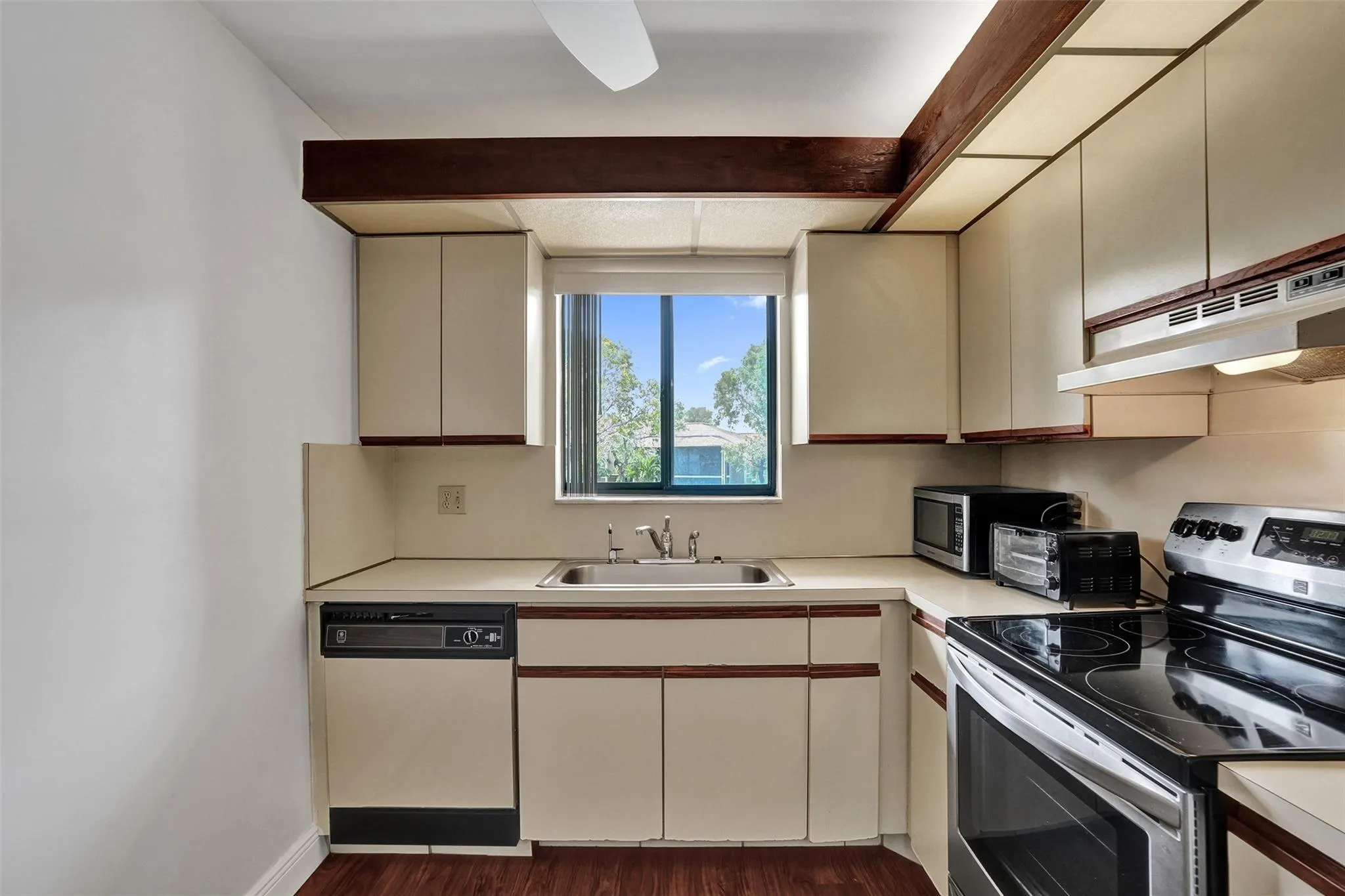 7432 Ashmont Circle, #208