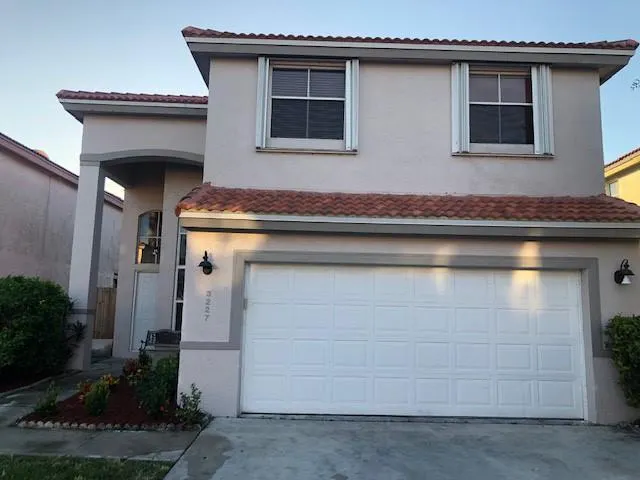 3227 W Buena Vista Dr